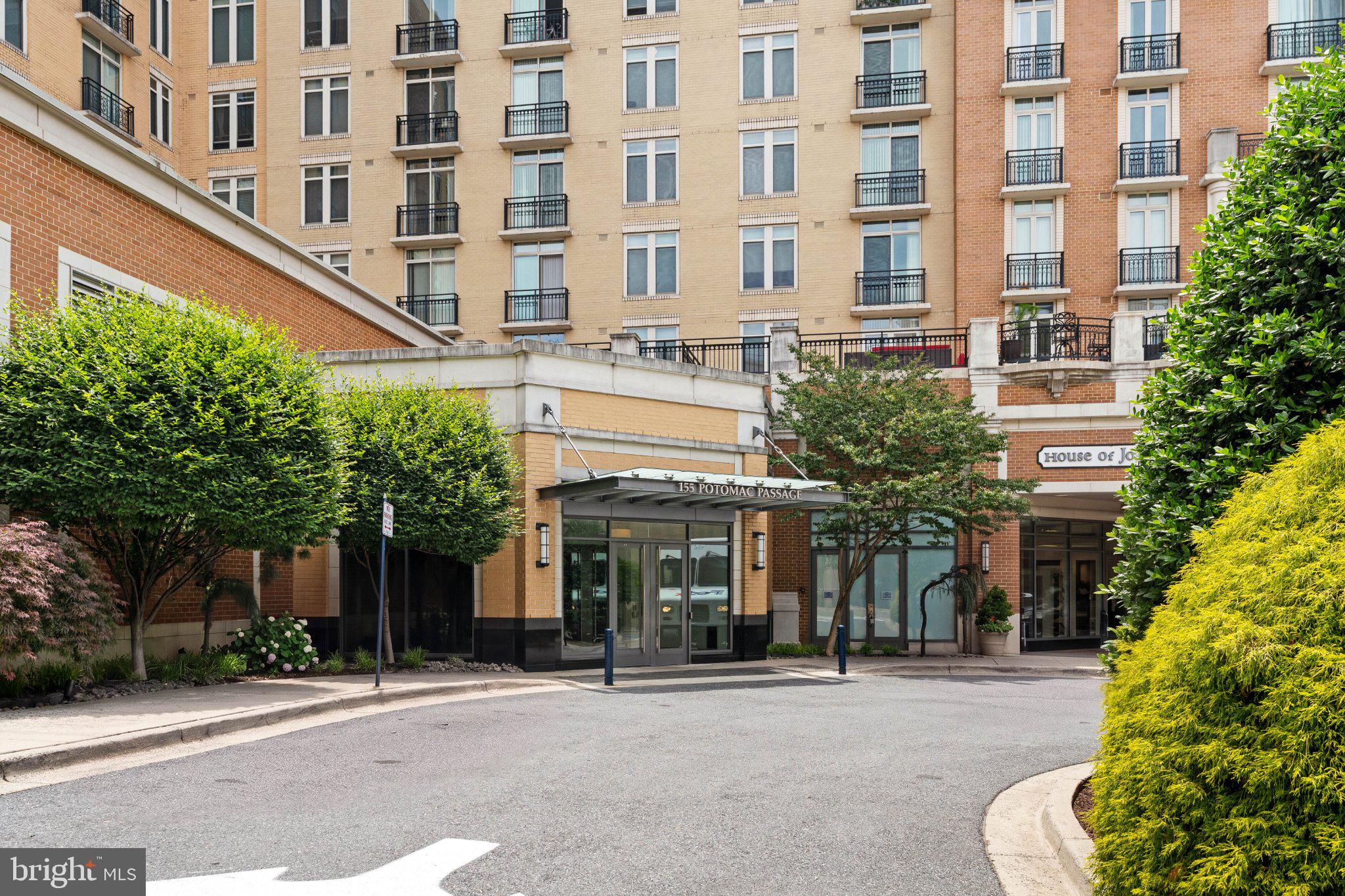 NATIONAL HARBOR - Residential