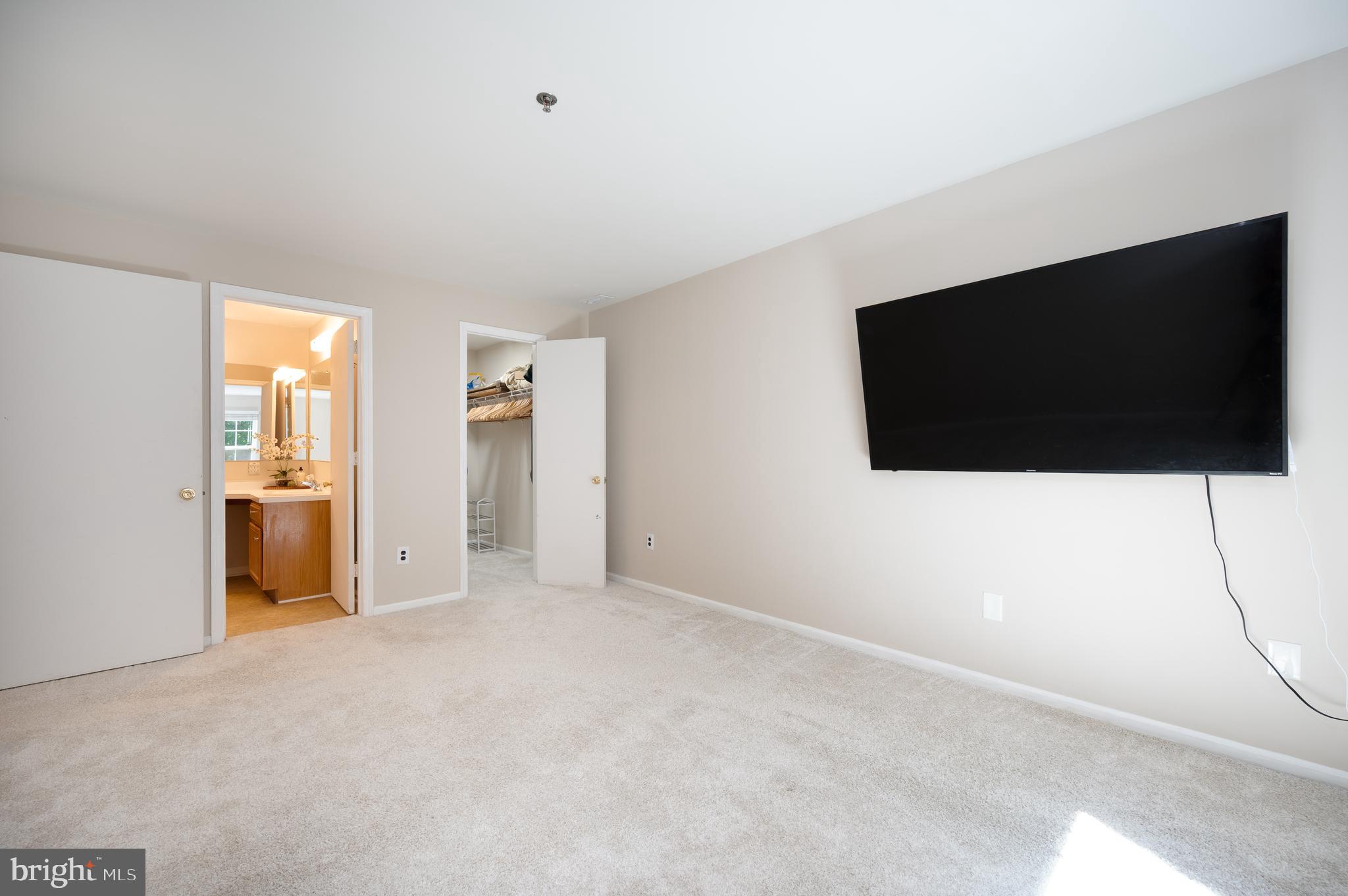 ASHTON CONDO - Residential