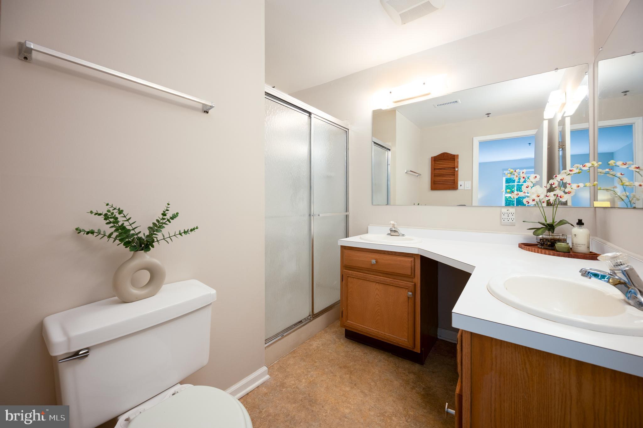 ASHTON CONDO - Residential
