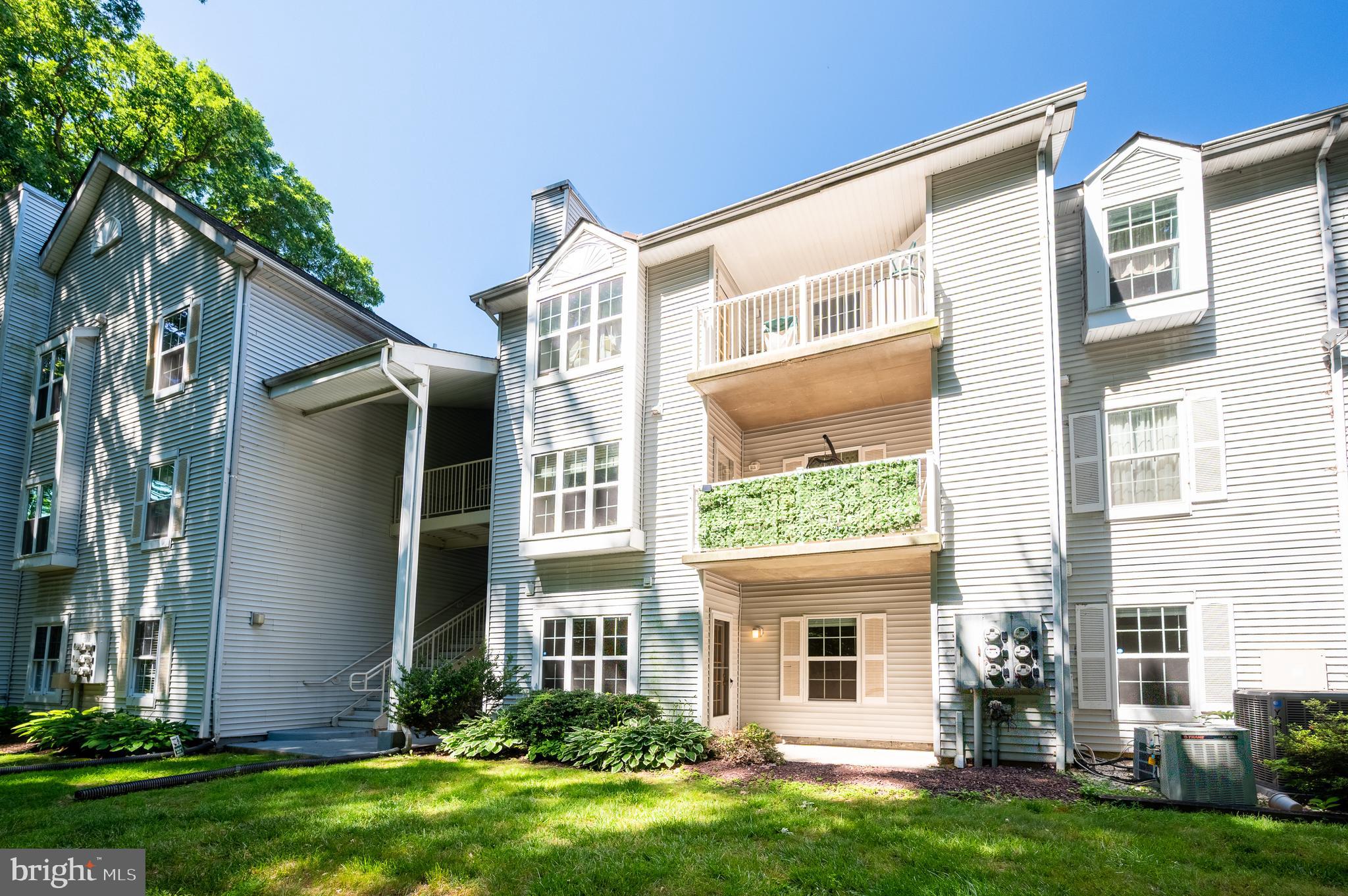 ASHTON CONDO - Residential