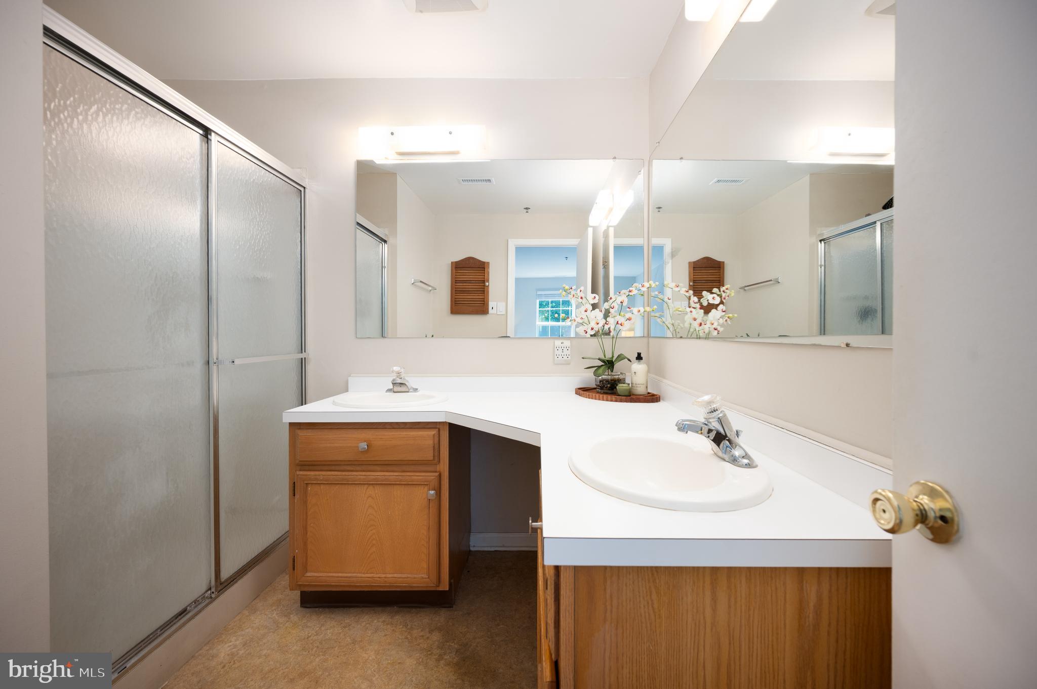 ASHTON CONDO - Residential