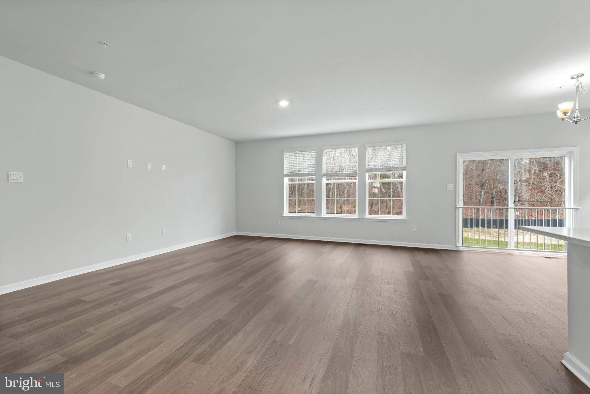 CREEKSIDE ESTATES - Residential