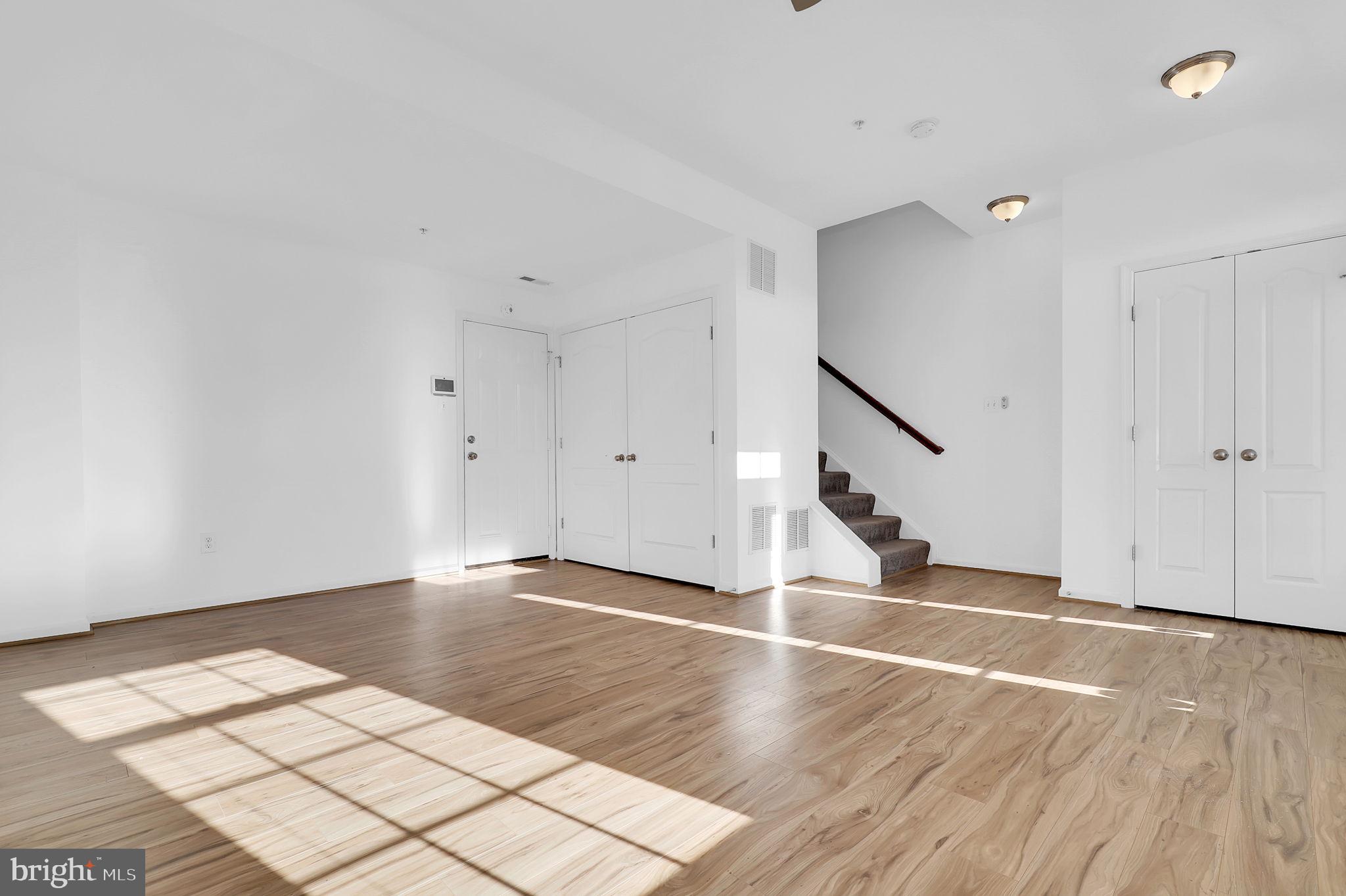 MARKET SQUARE - Residential