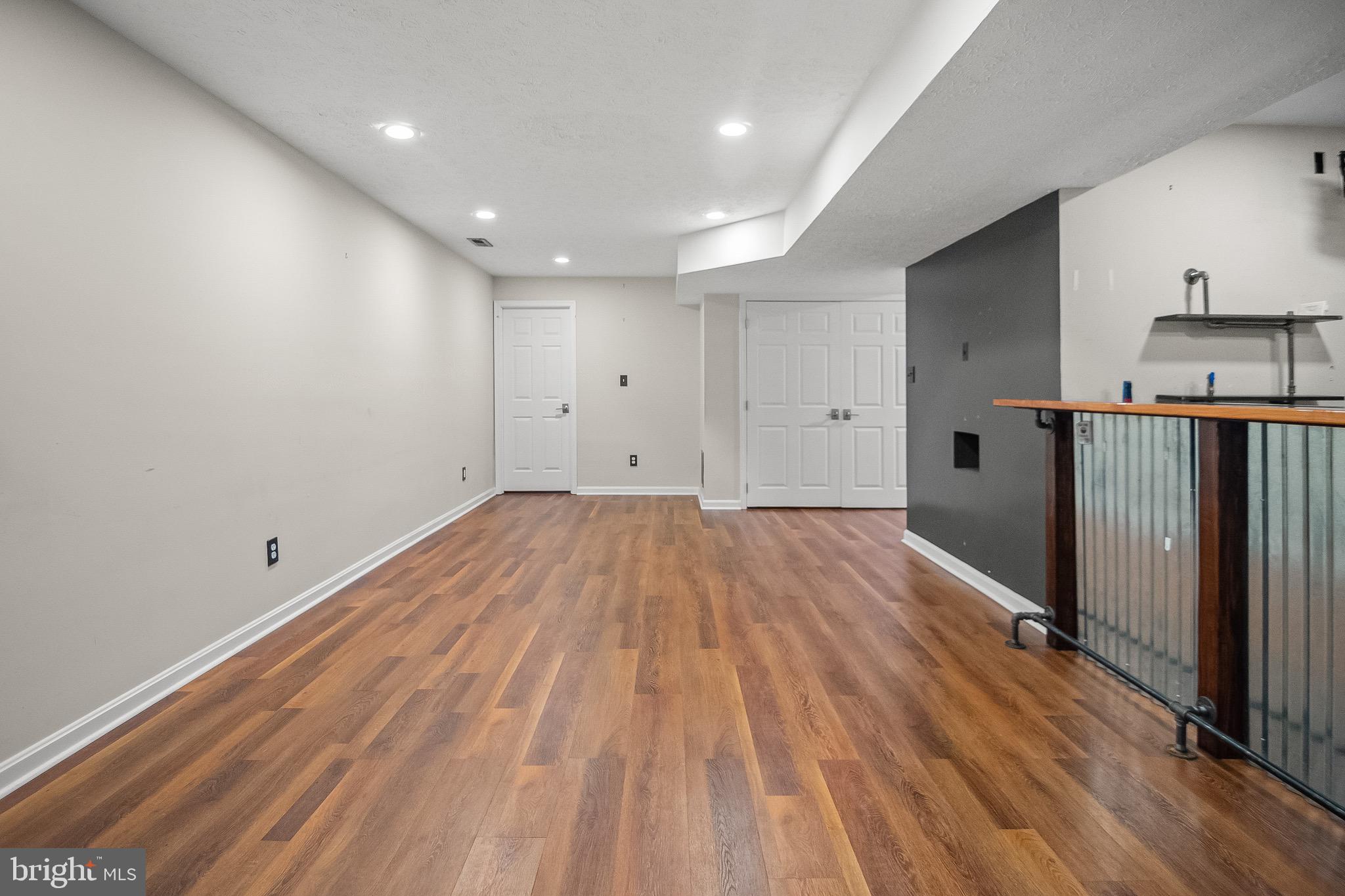 WALNUT POINT - Residential