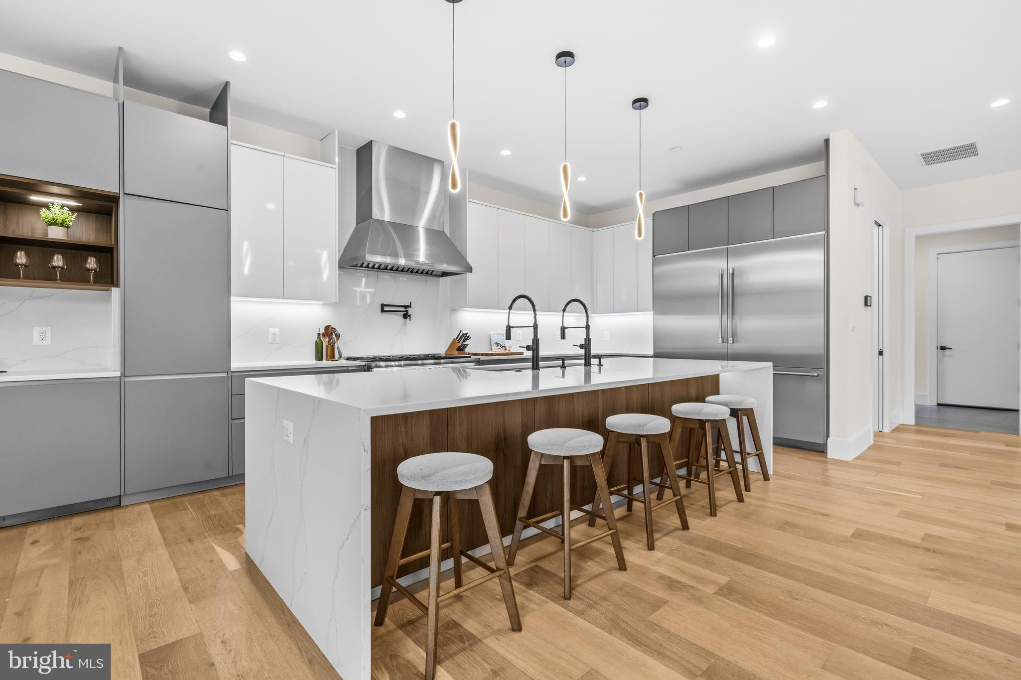 VIENNA WOODS - Residential