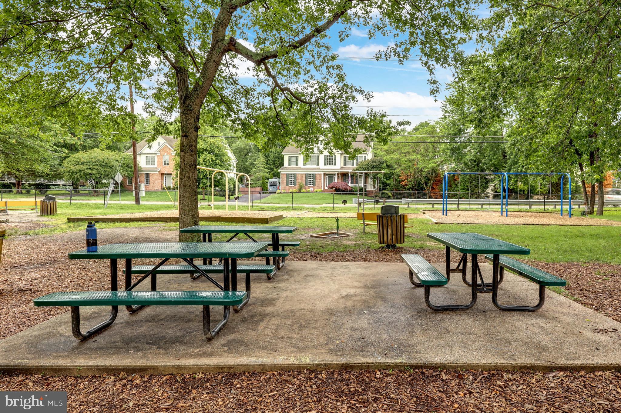 VIENNA WOODS - Residential