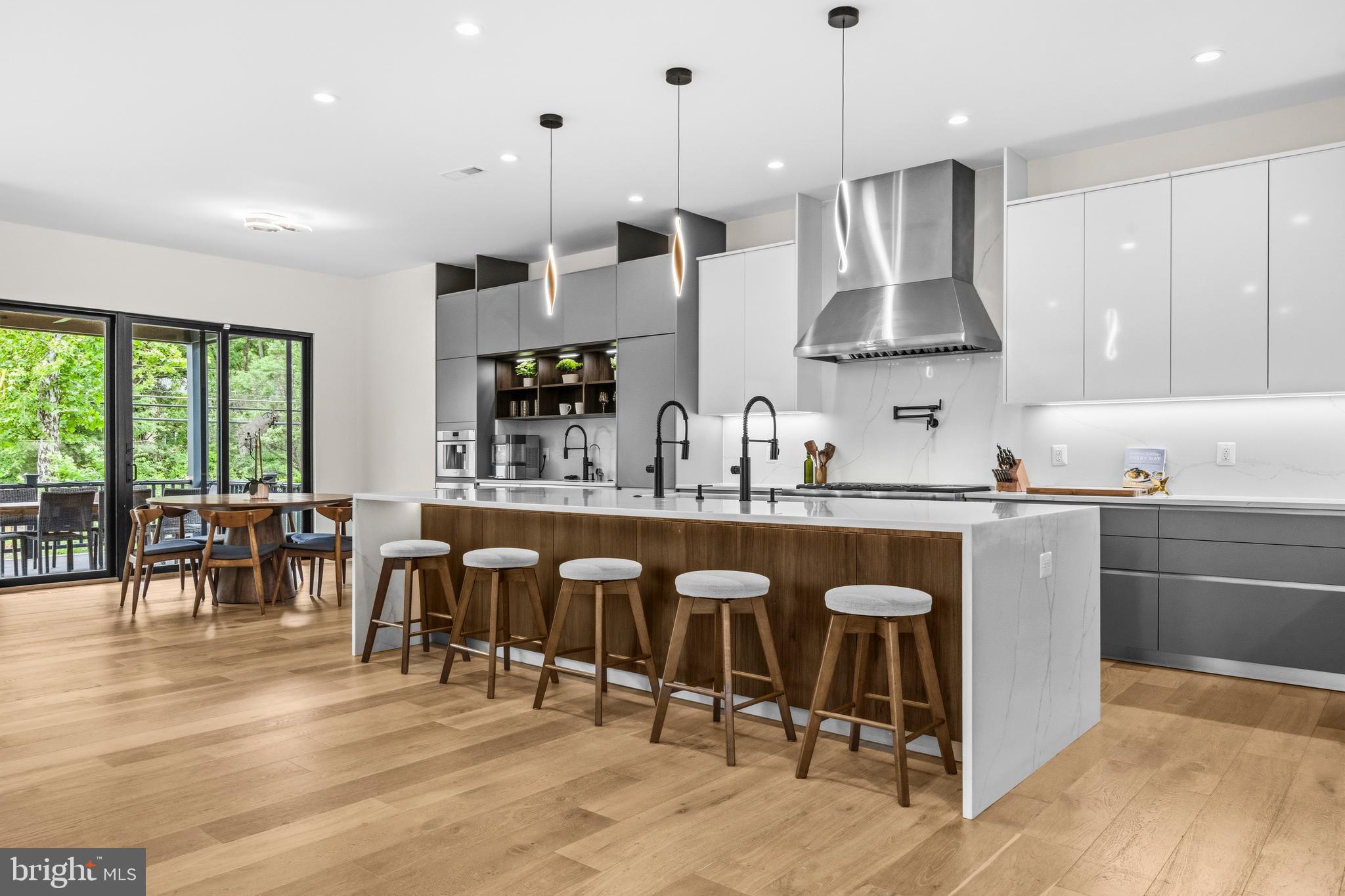 VIENNA WOODS - Residential