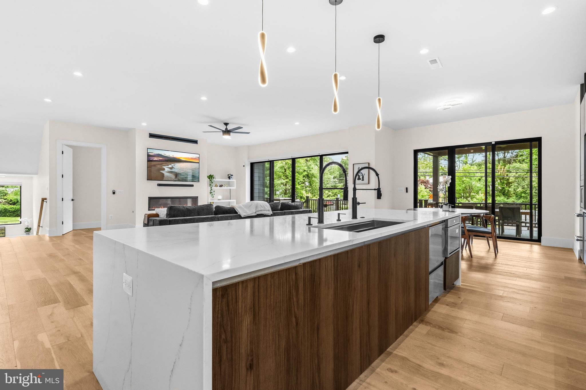 VIENNA WOODS - Residential