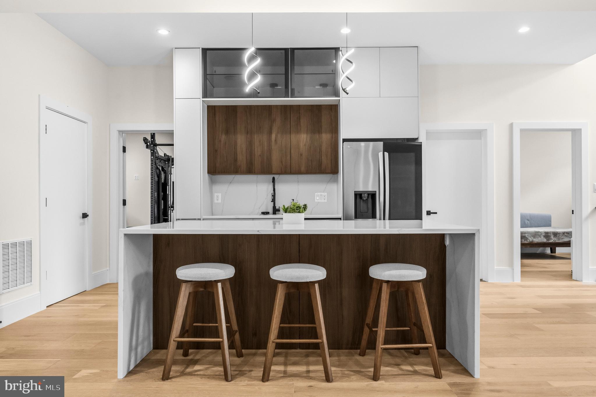 VIENNA WOODS - Residential