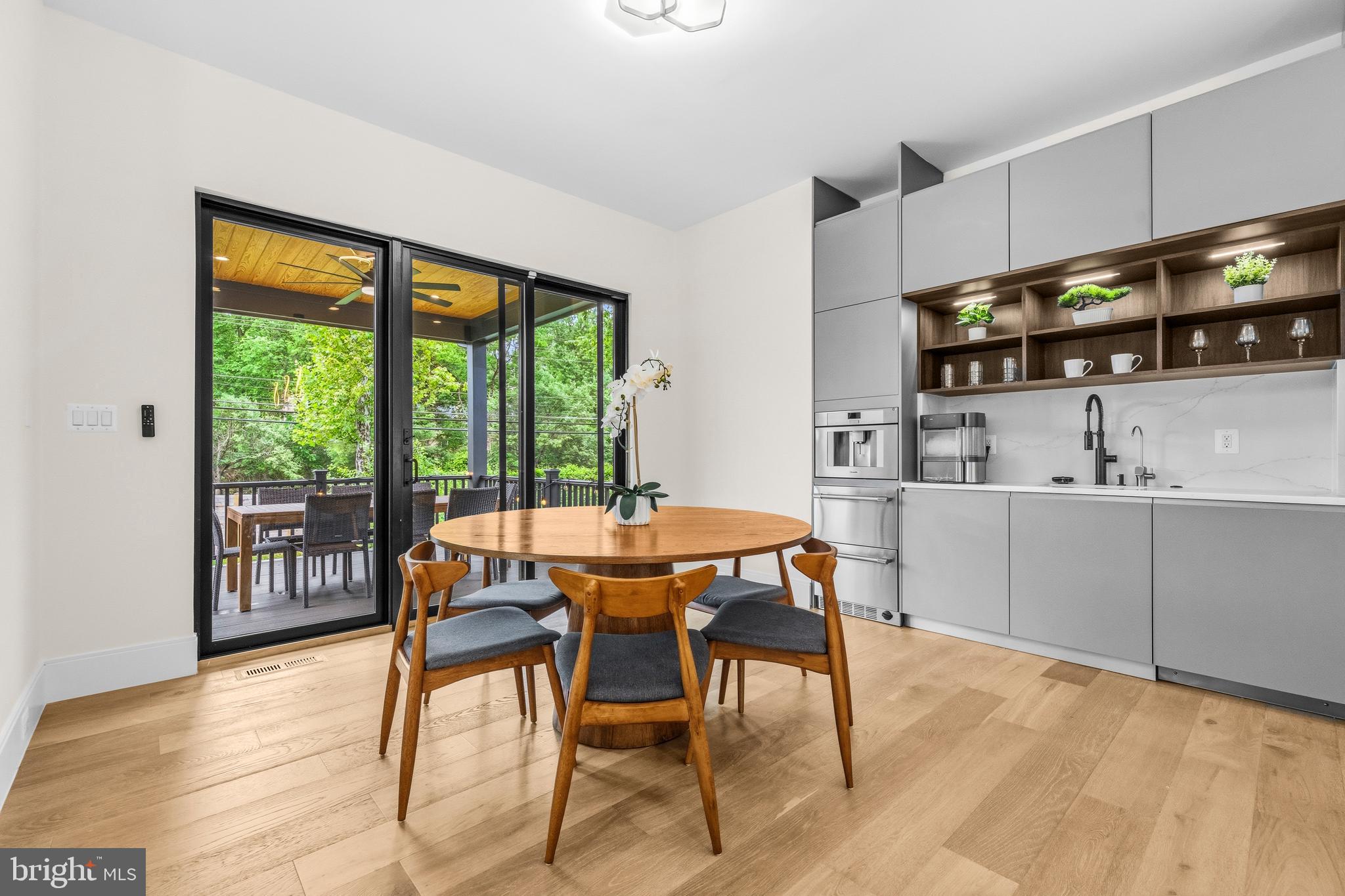 VIENNA WOODS - Residential