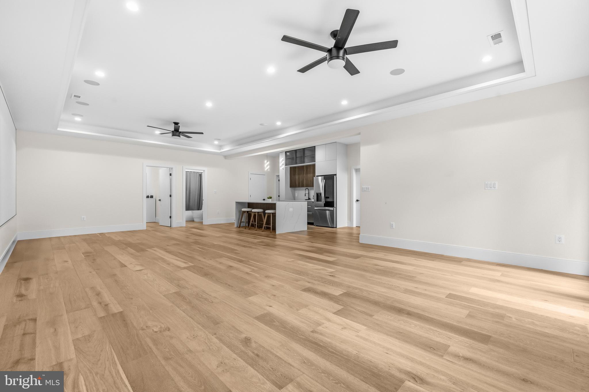 VIENNA WOODS - Residential