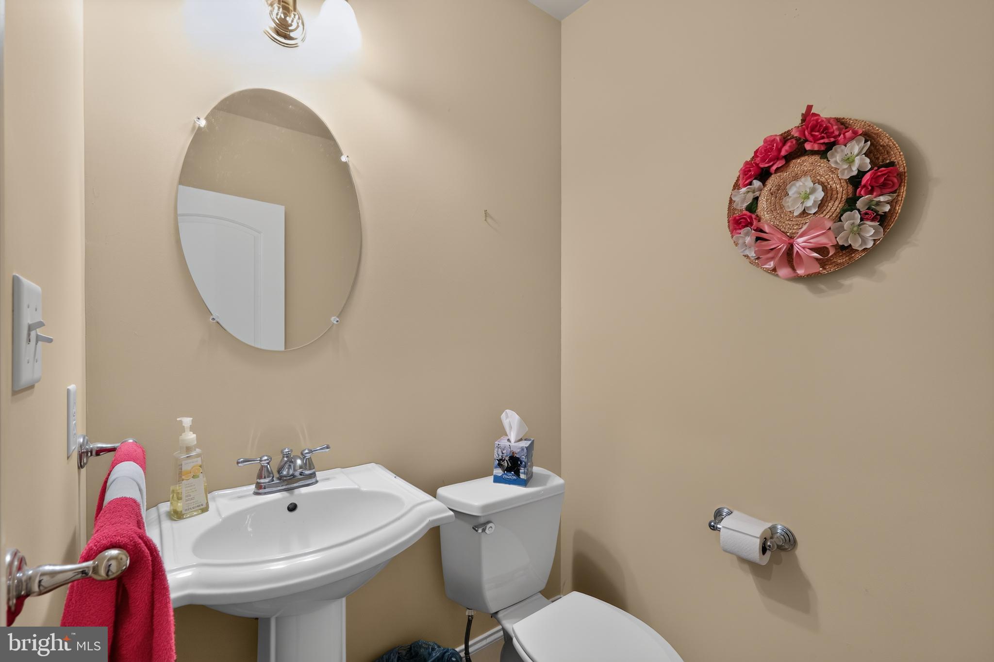 THE WOODS AT ROCK RAYMOND - Residential