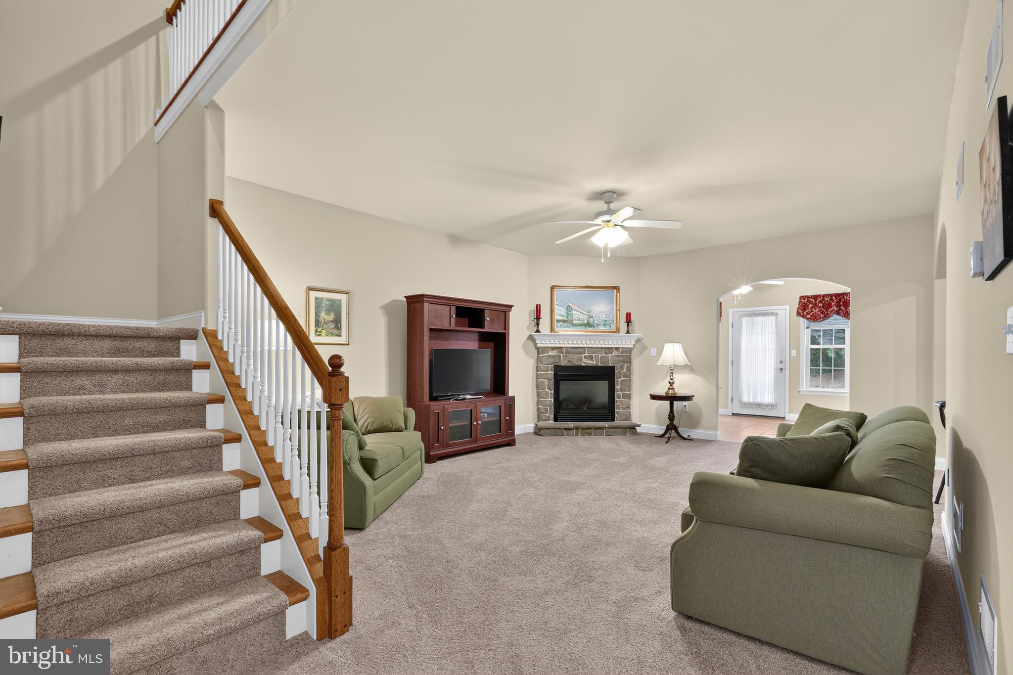 THE WOODS AT ROCK RAYMOND - Residential