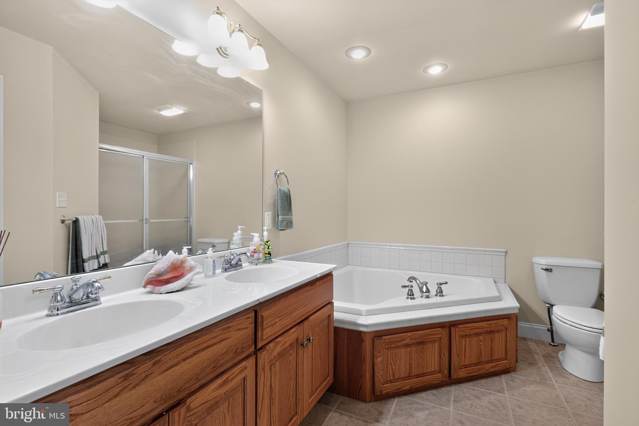 THE WOODS AT ROCK RAYMOND - Residential
