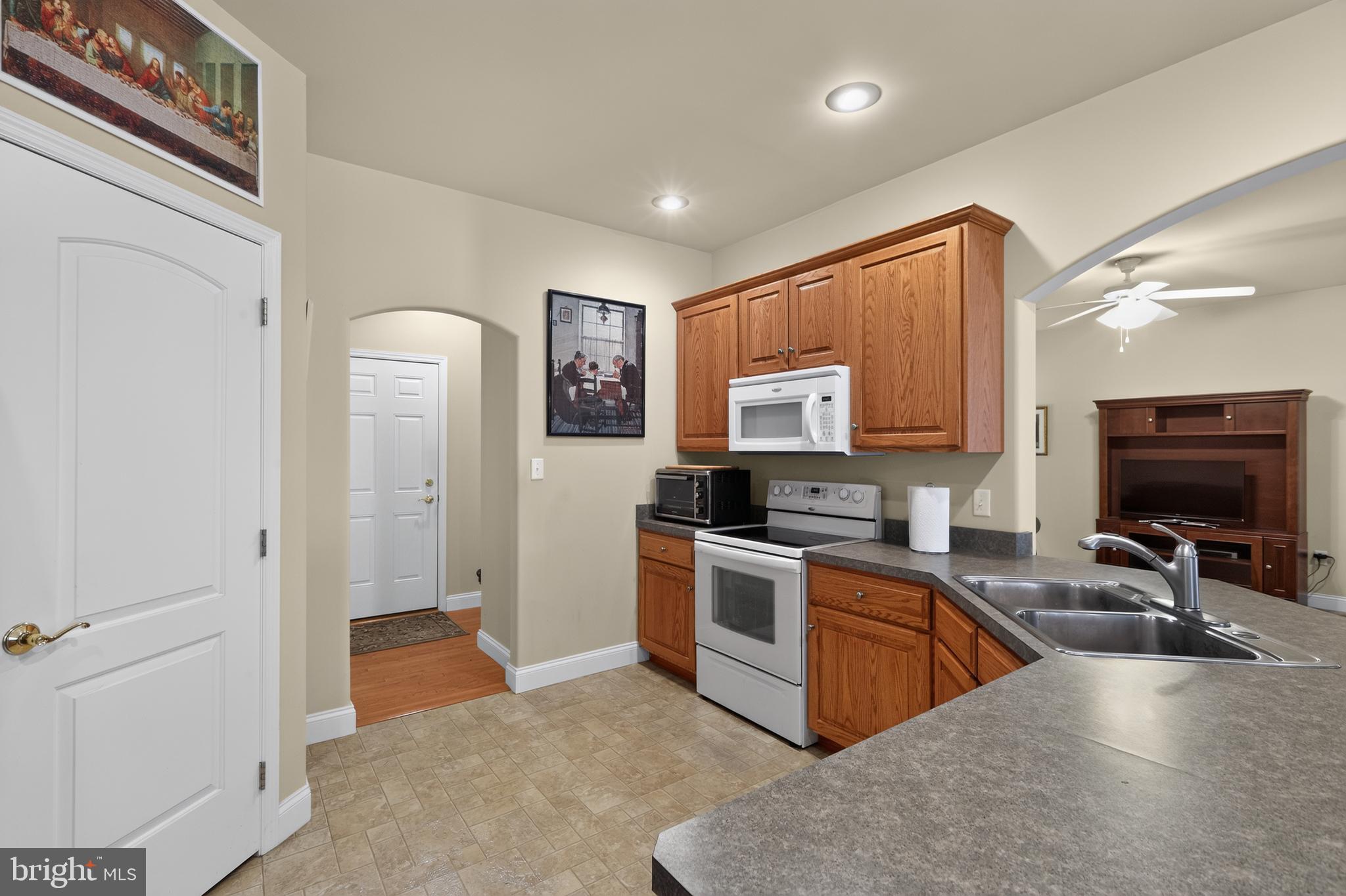 THE WOODS AT ROCK RAYMOND - Residential