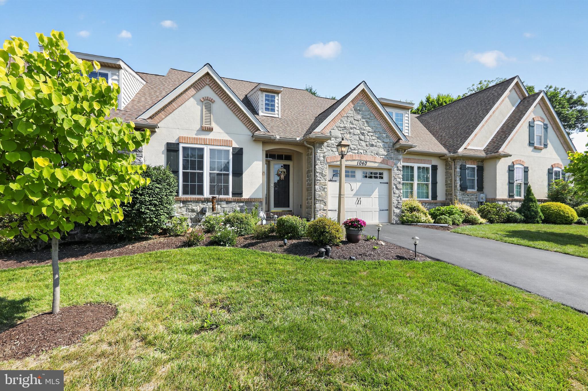 THE WOODS AT ROCK RAYMOND - Residential