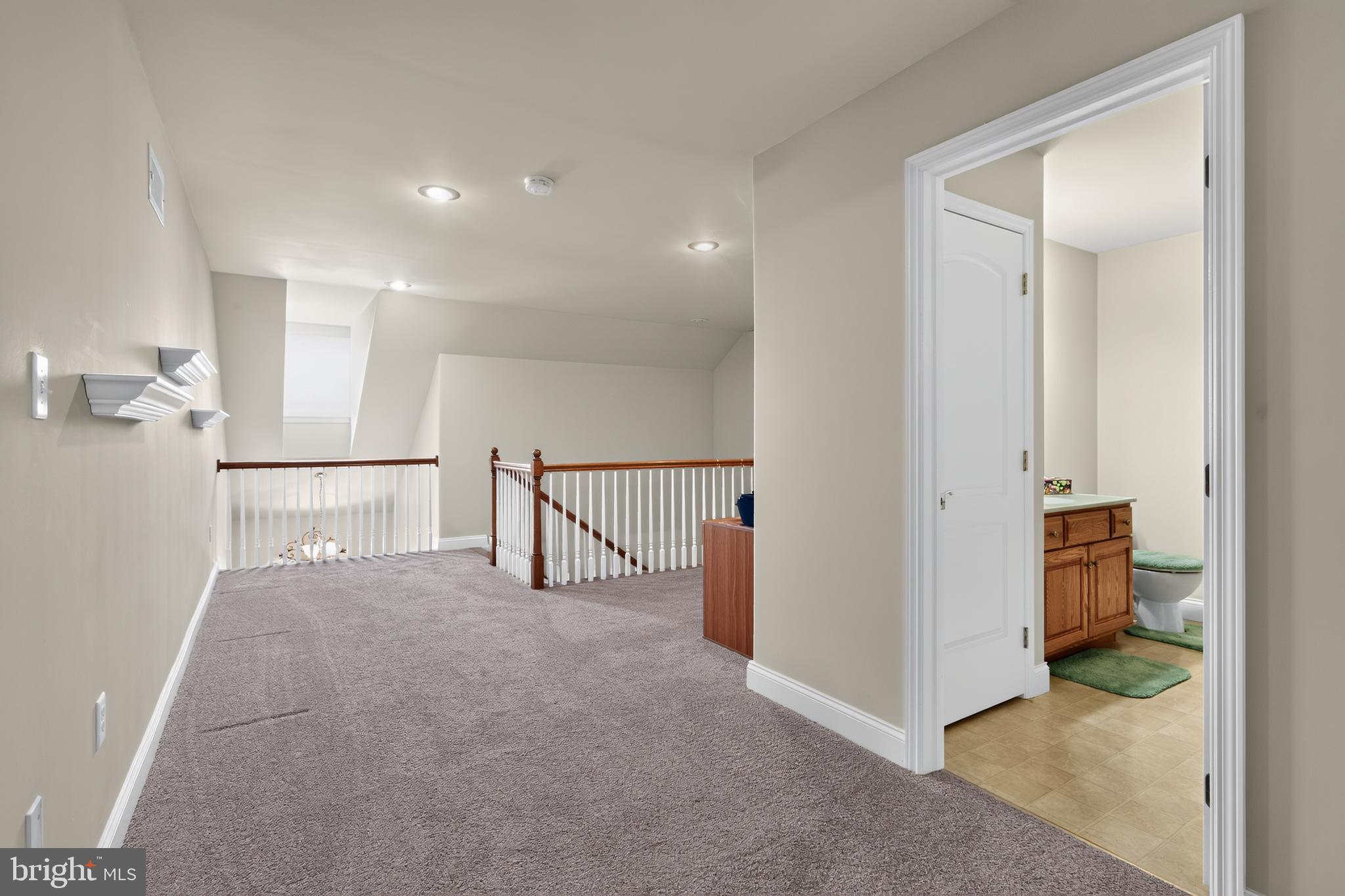 THE WOODS AT ROCK RAYMOND - Residential