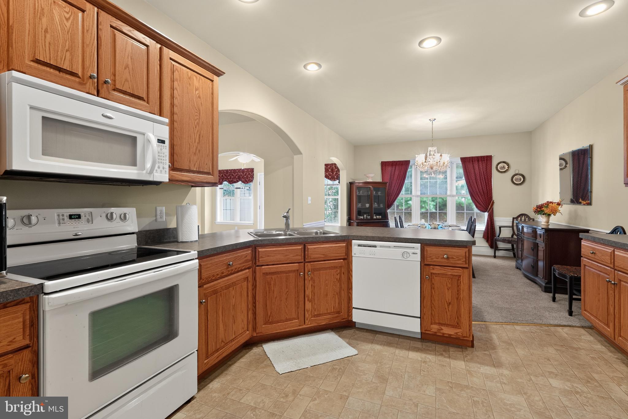 THE WOODS AT ROCK RAYMOND - Residential