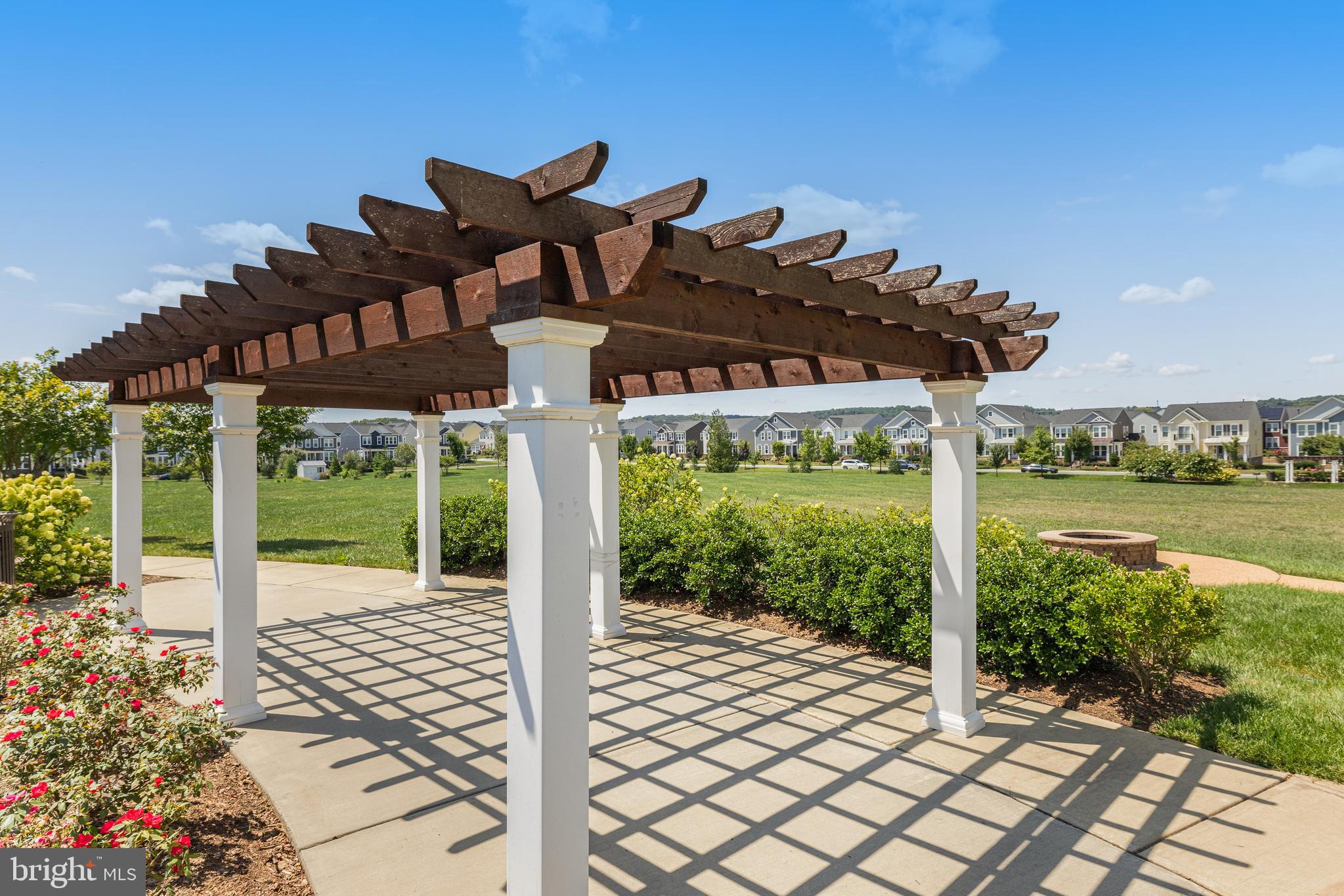 MEADOWBROOK - Residential