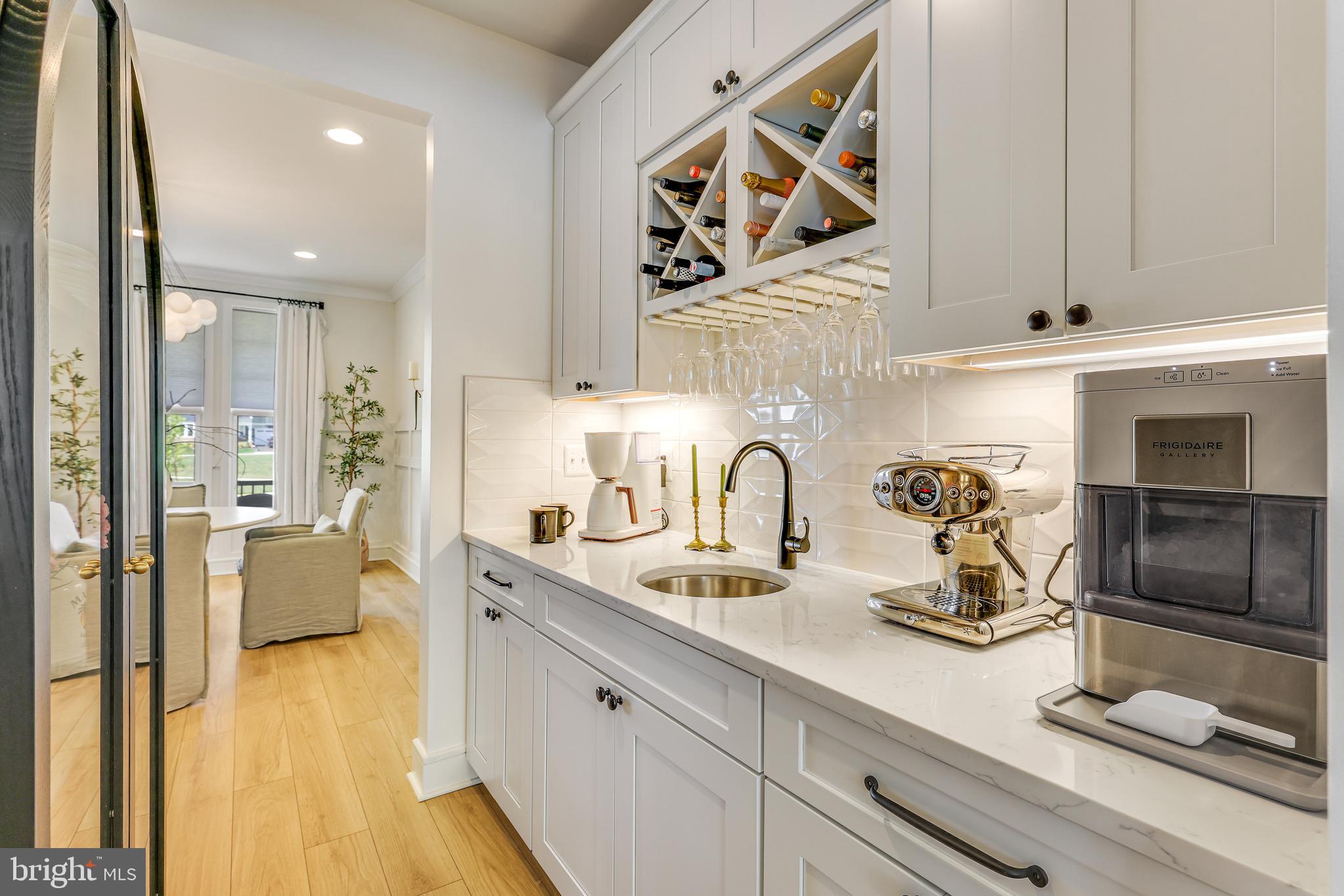 MEADOWBROOK - Residential