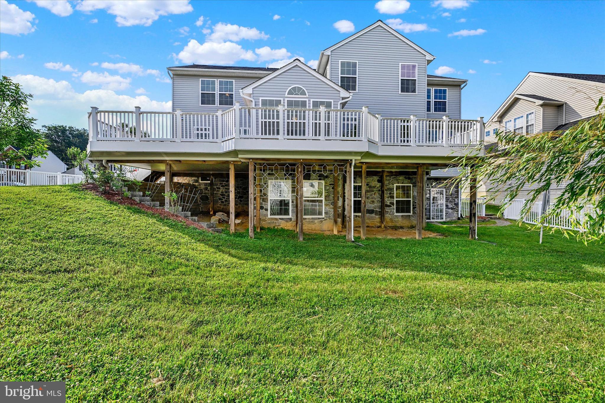 EAST VALLEY OAKS - Residential