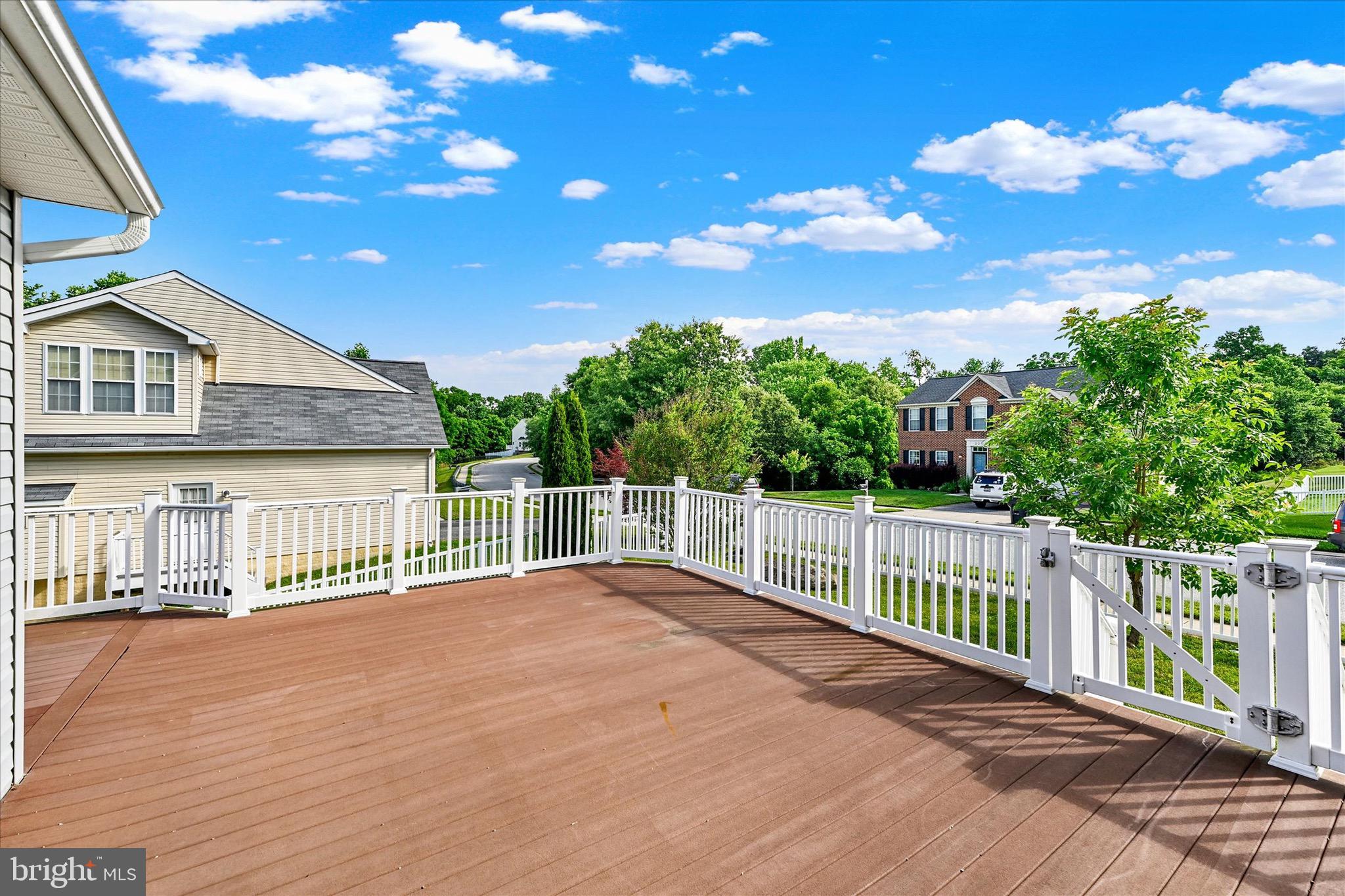 EAST VALLEY OAKS - Residential