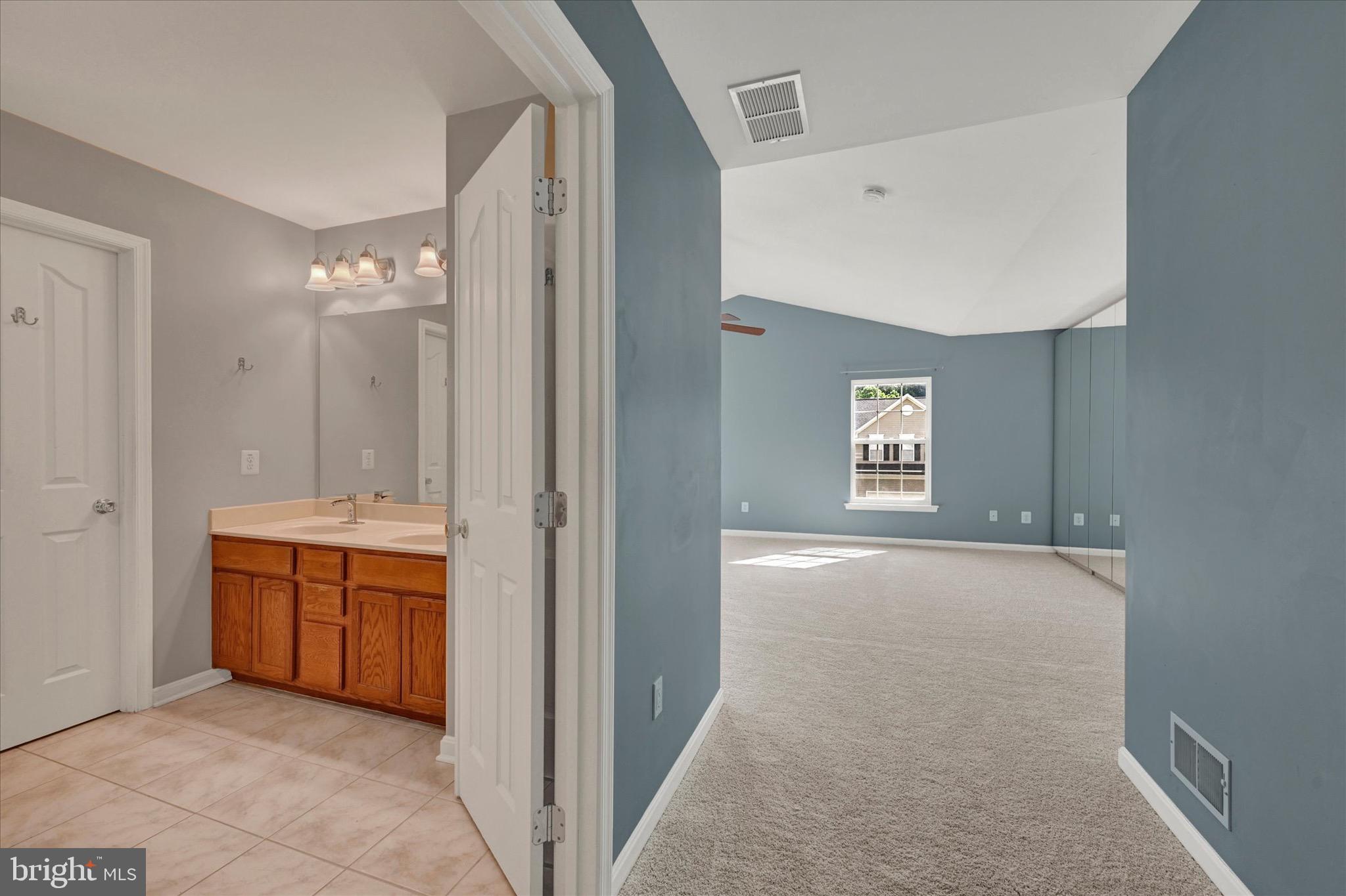 EAST VALLEY OAKS - Residential