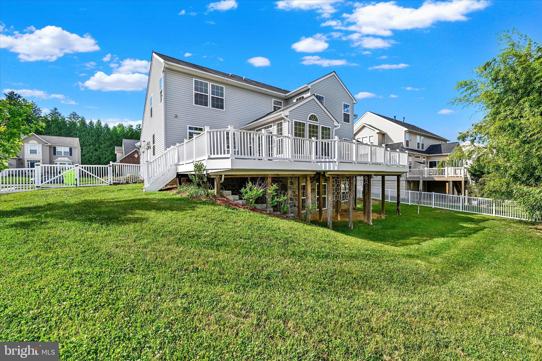 EAST VALLEY OAKS - Residential
