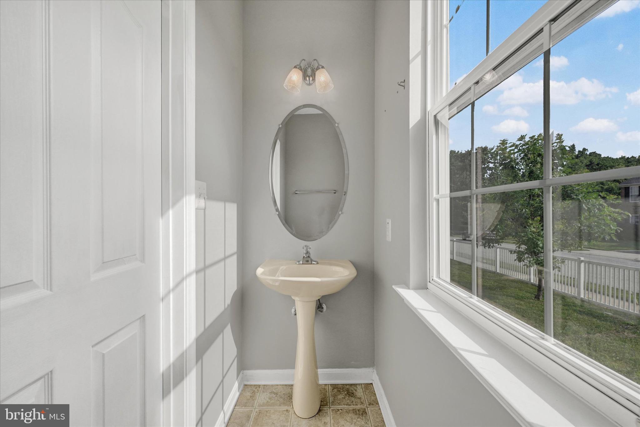 EAST VALLEY OAKS - Residential