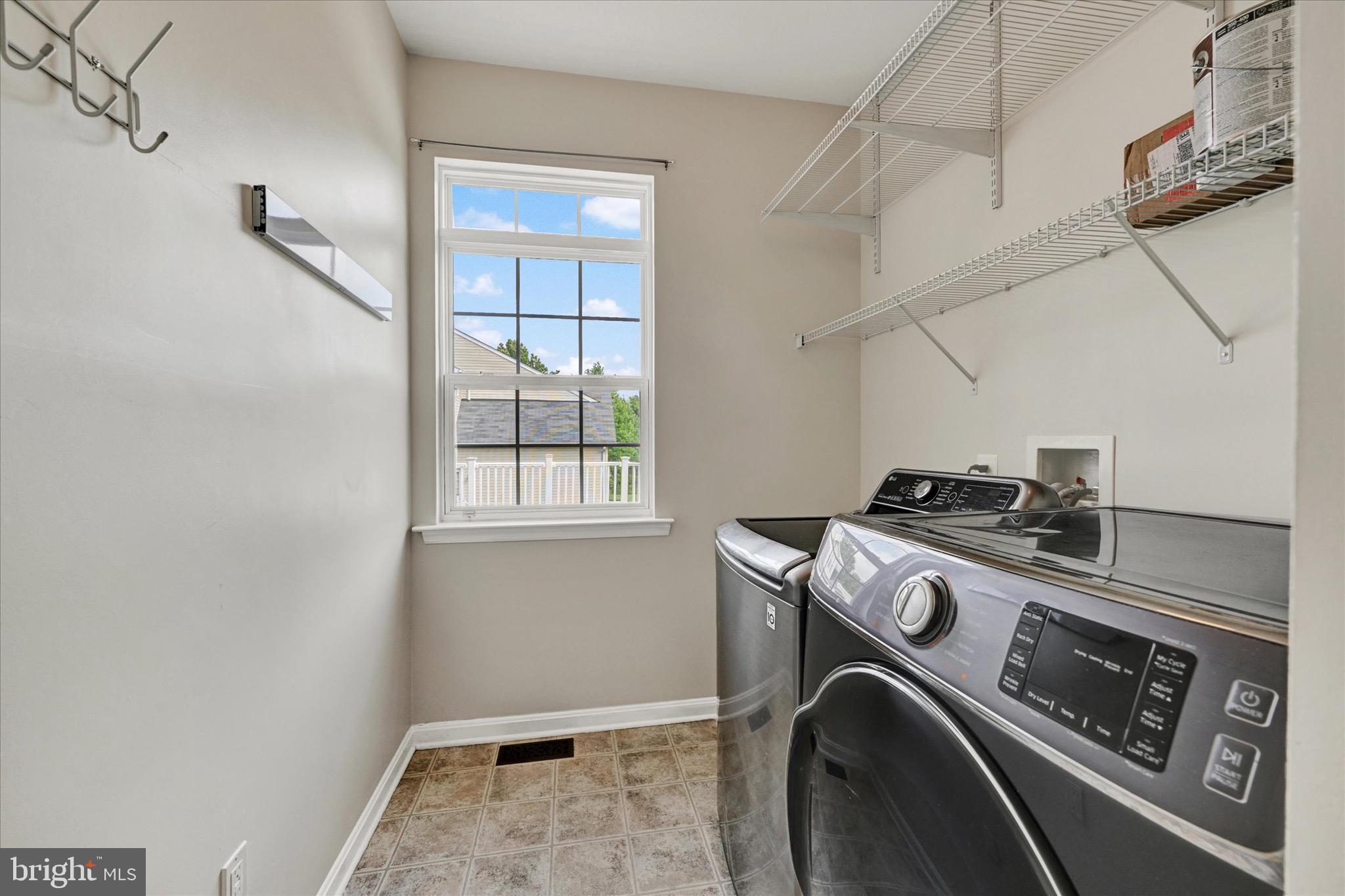 EAST VALLEY OAKS - Residential