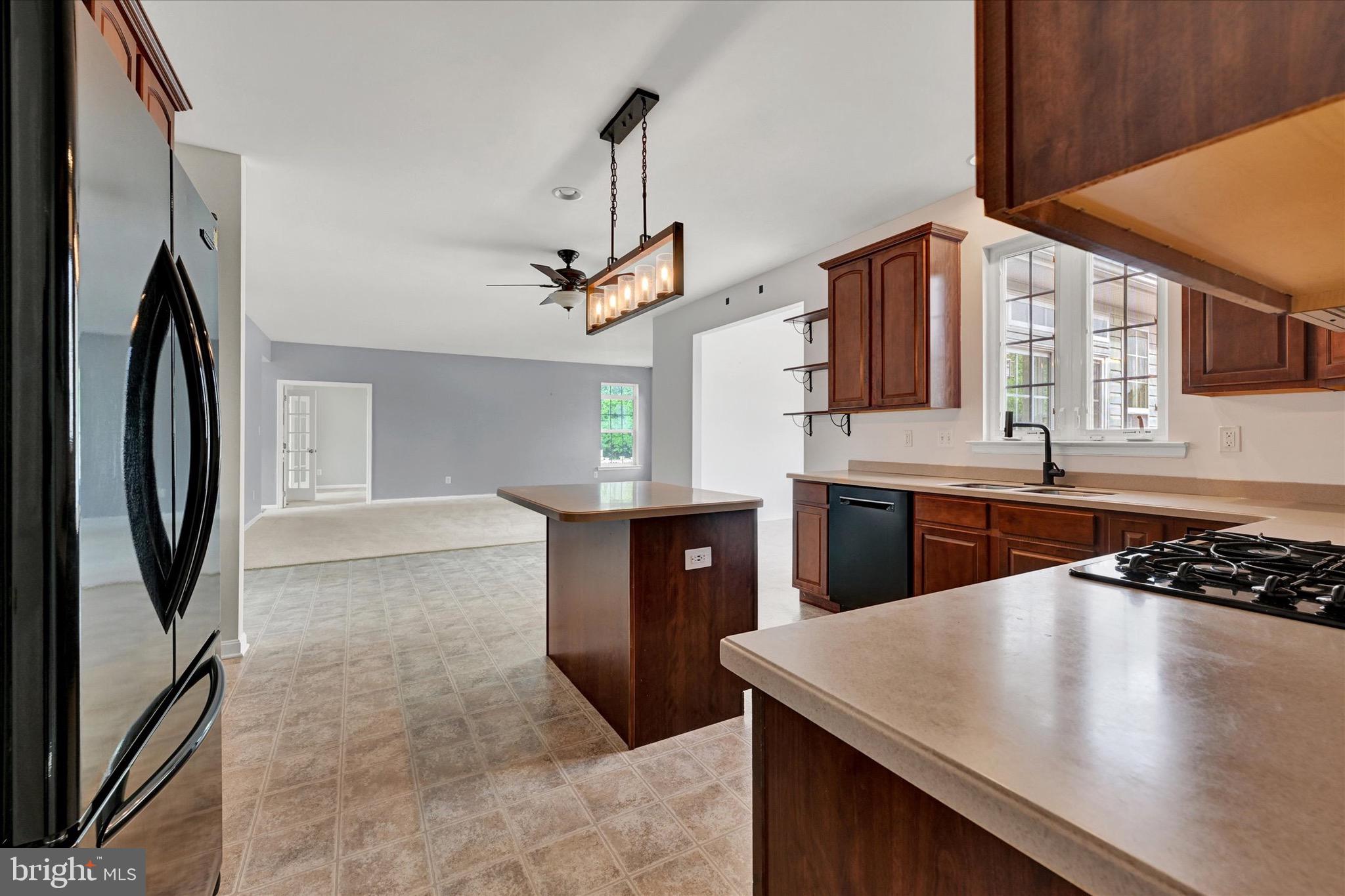 EAST VALLEY OAKS - Residential