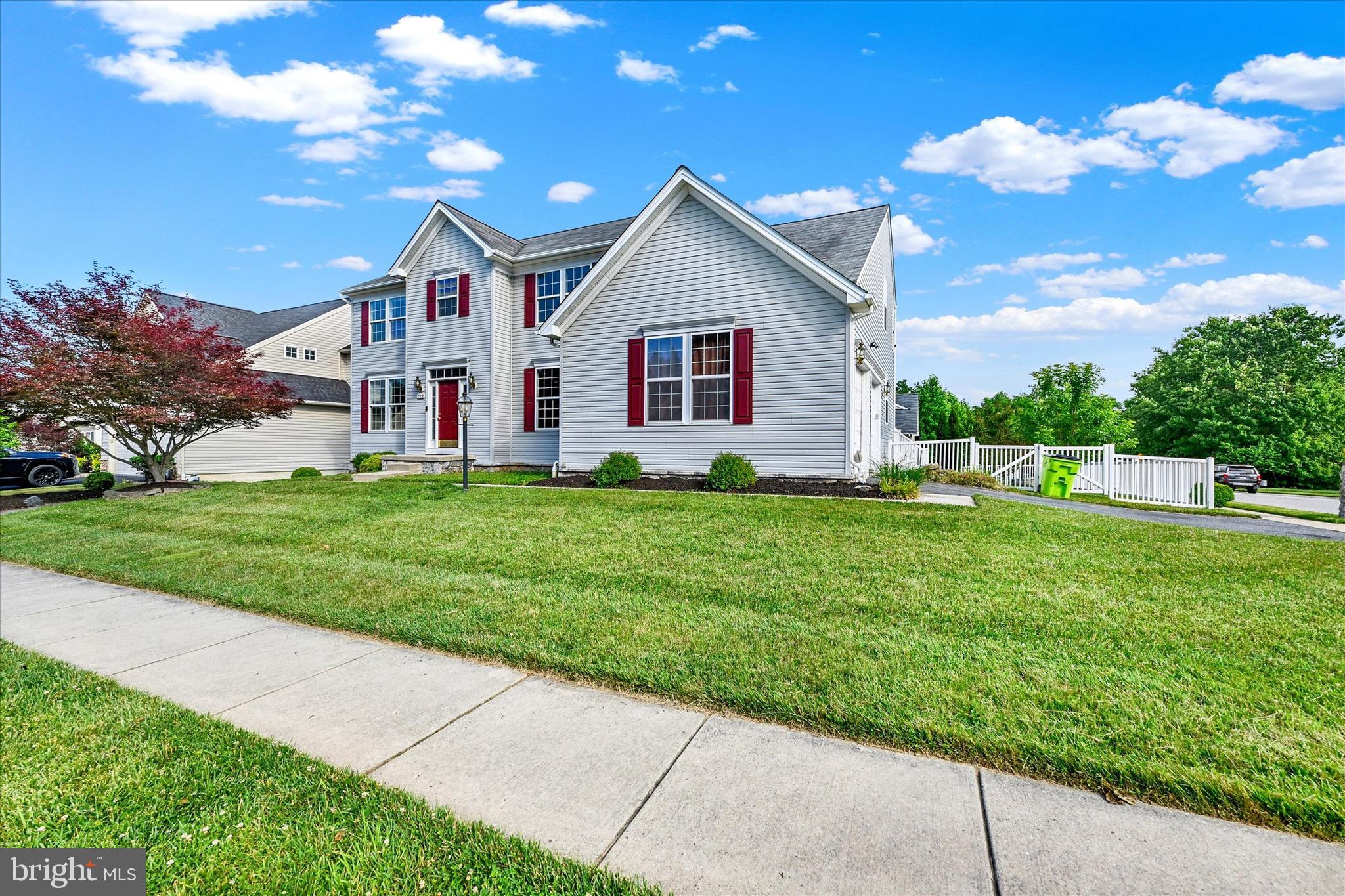 EAST VALLEY OAKS - Residential