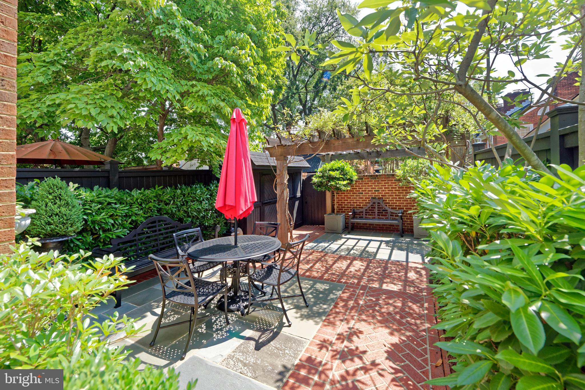 OLD TOWN ALEXANDRIA - Residential