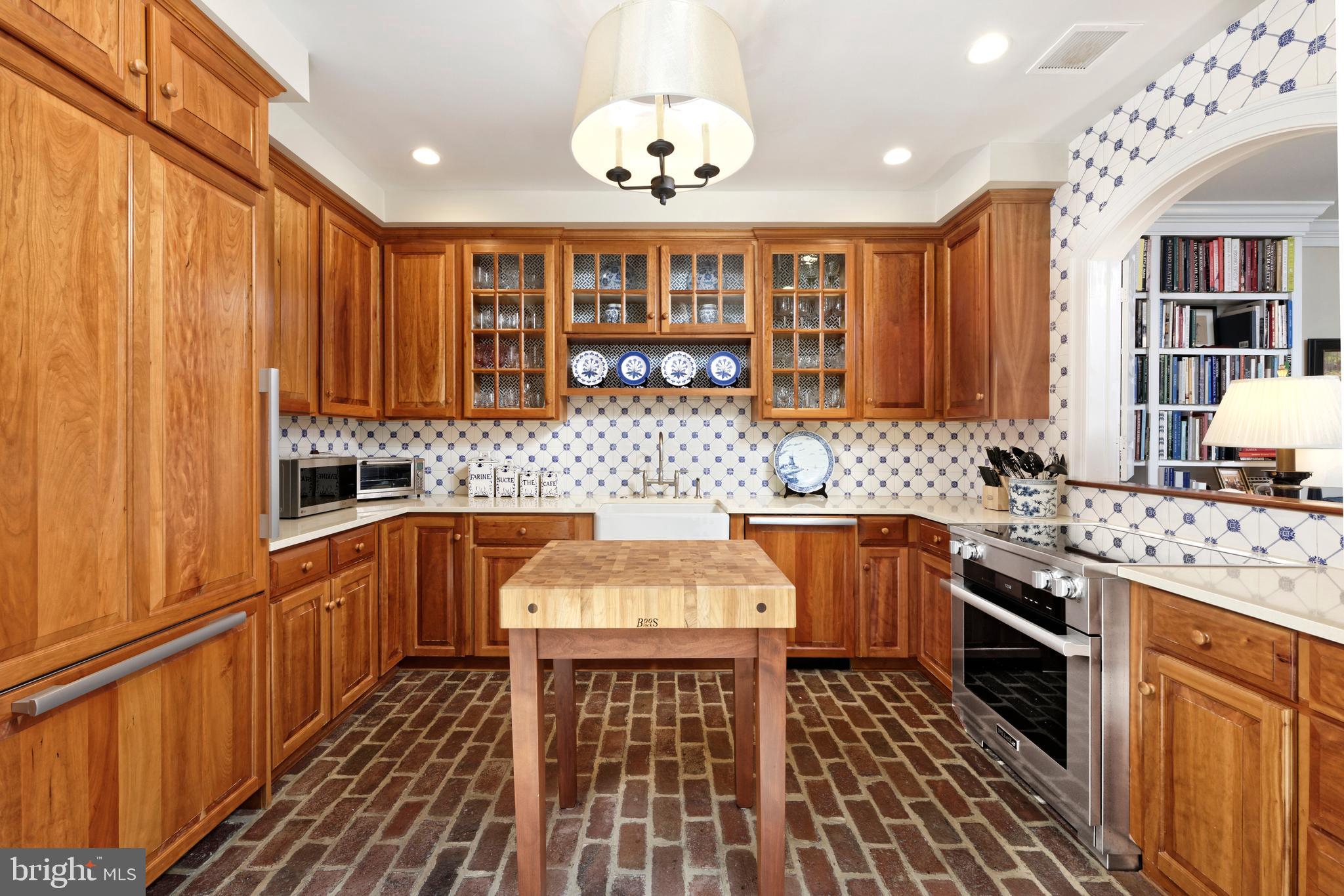 OLD TOWN ALEXANDRIA - Residential