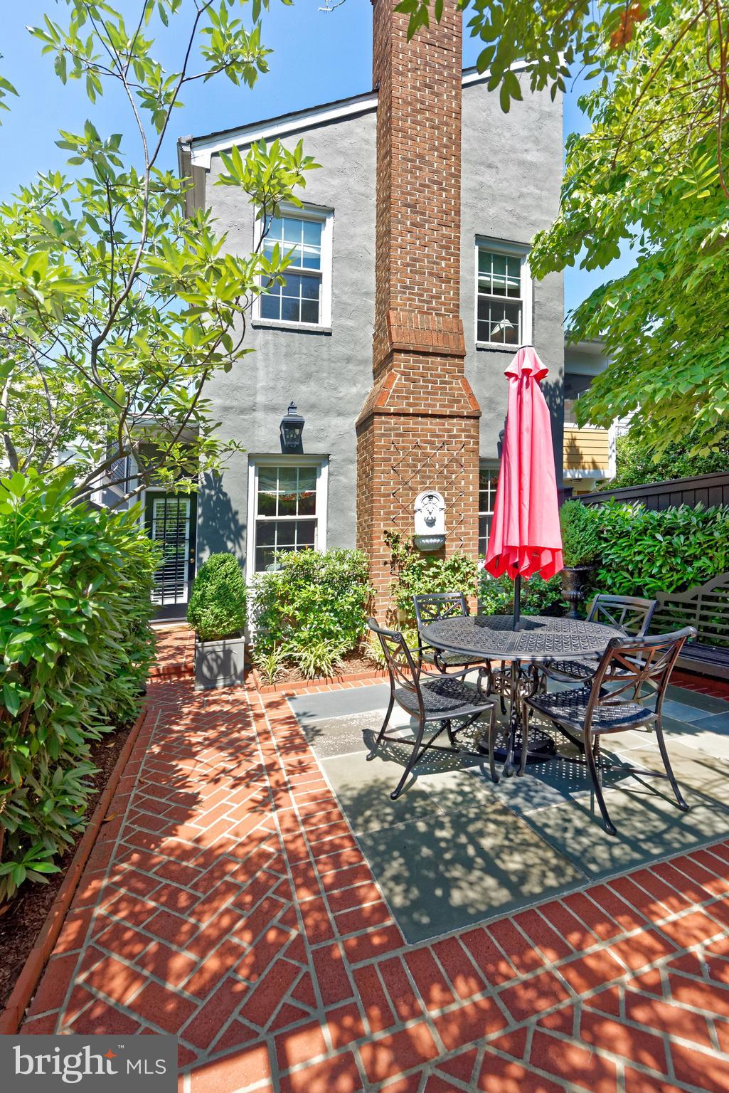 OLD TOWN ALEXANDRIA - Residential