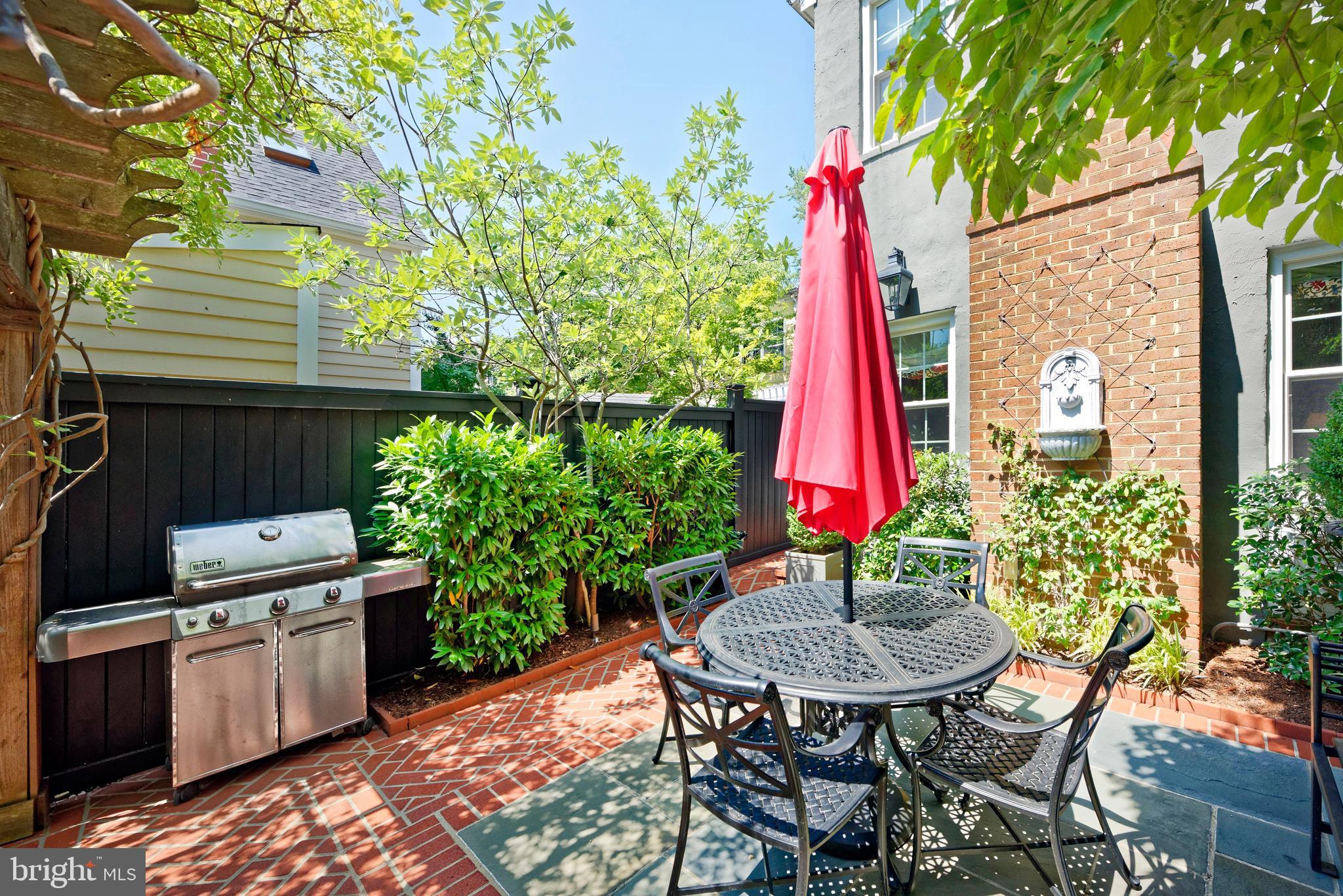 OLD TOWN ALEXANDRIA - Residential