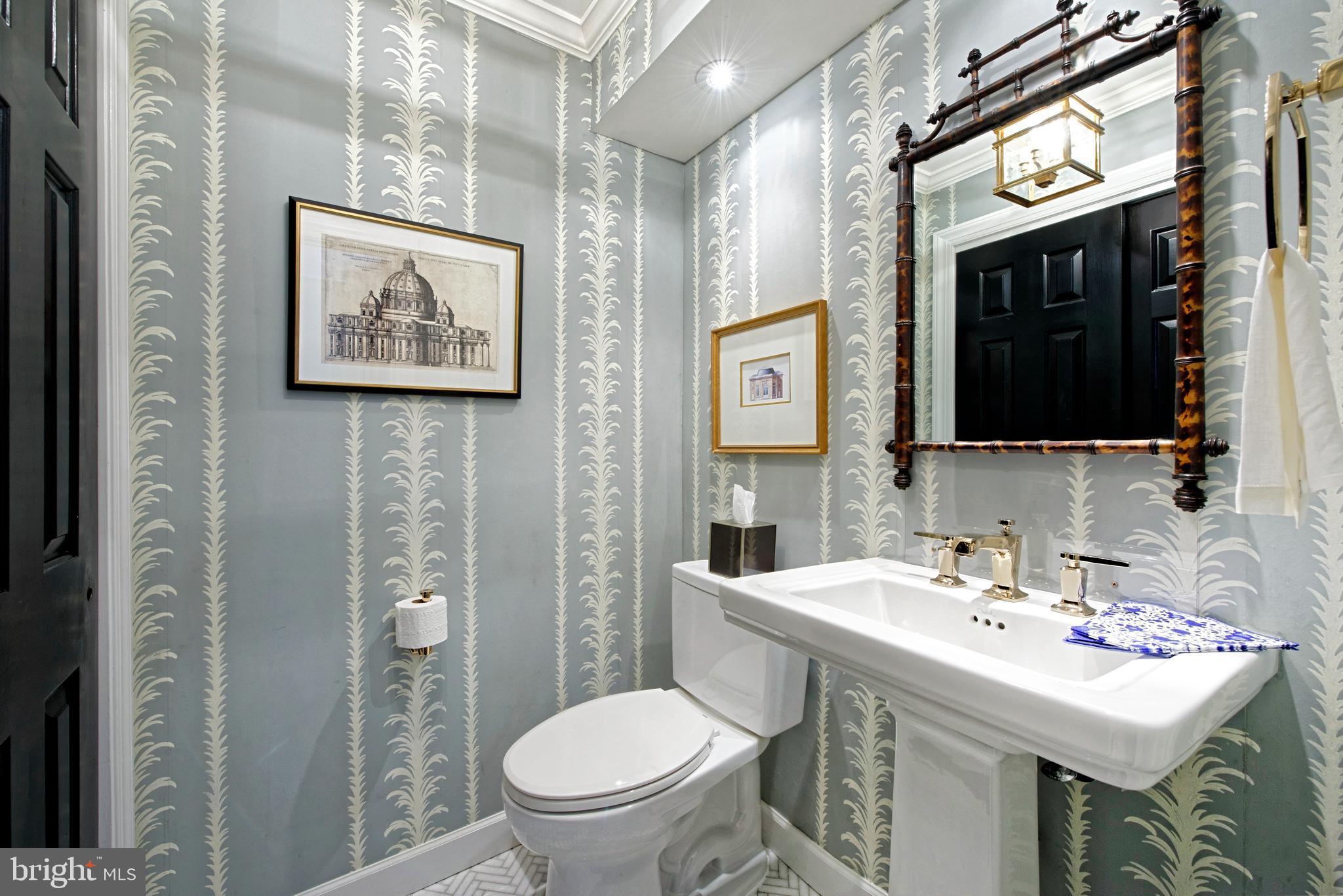 OLD TOWN ALEXANDRIA - Residential