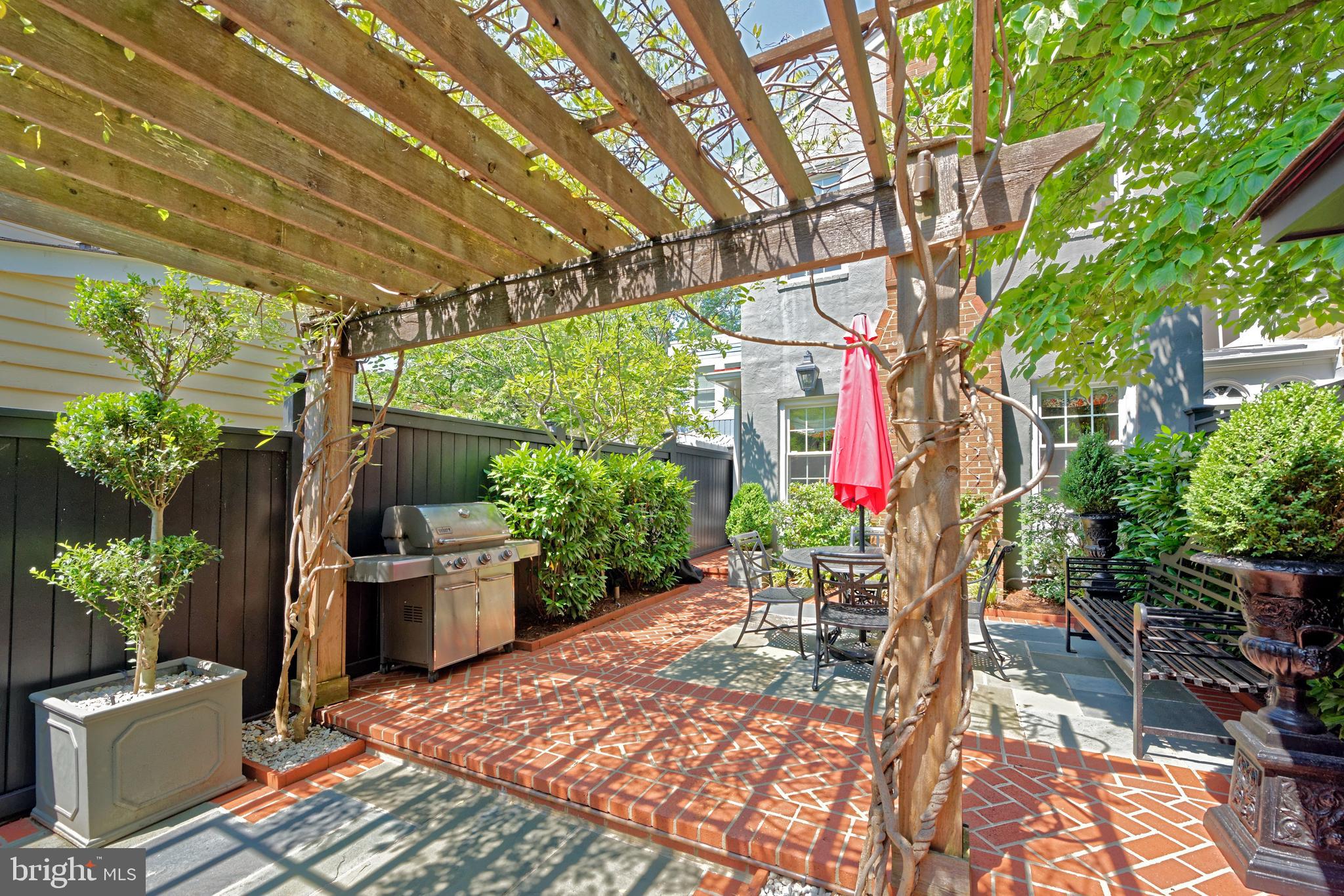 OLD TOWN ALEXANDRIA - Residential
