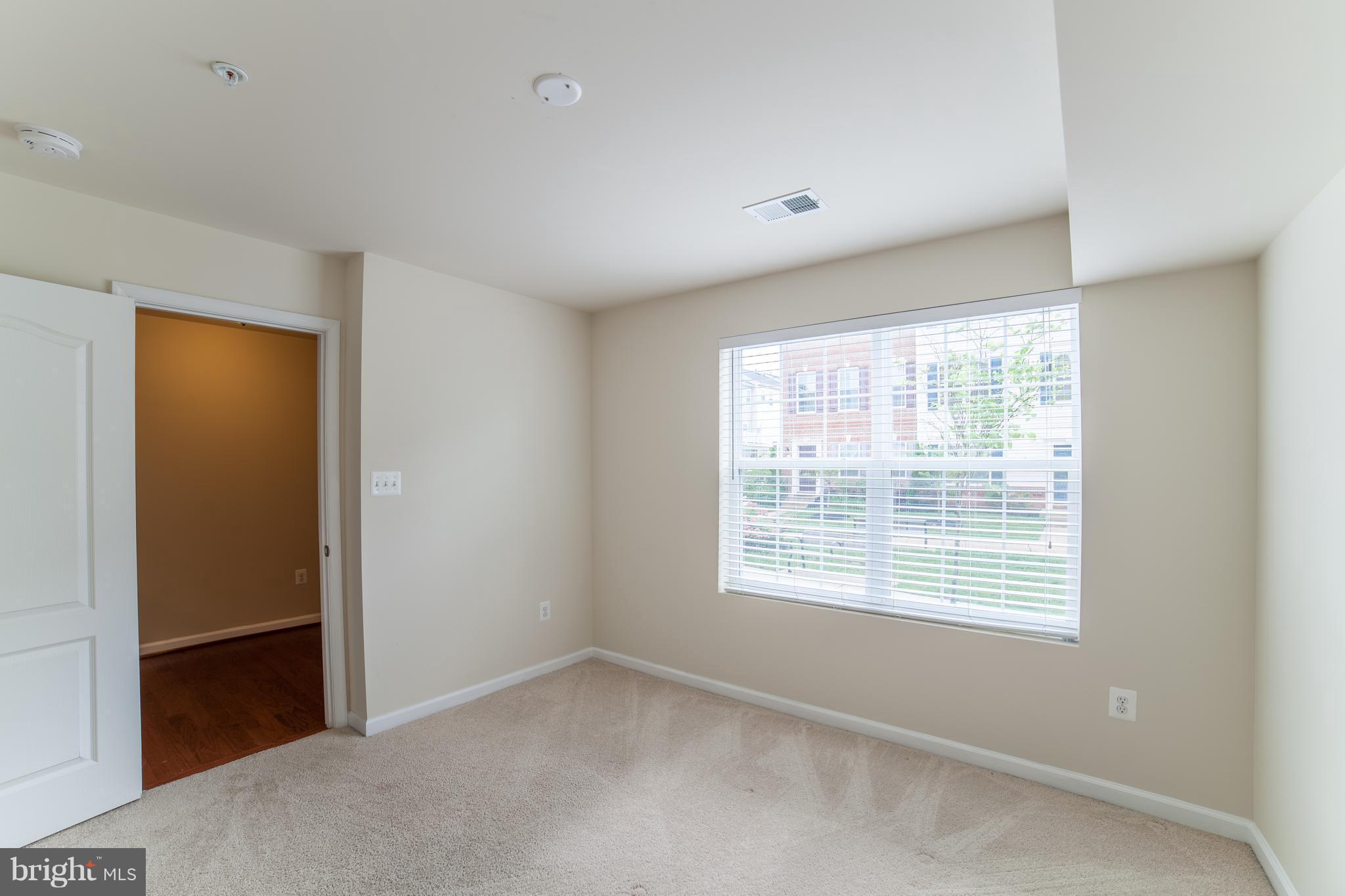 BLUE STREAM - Residential Lease