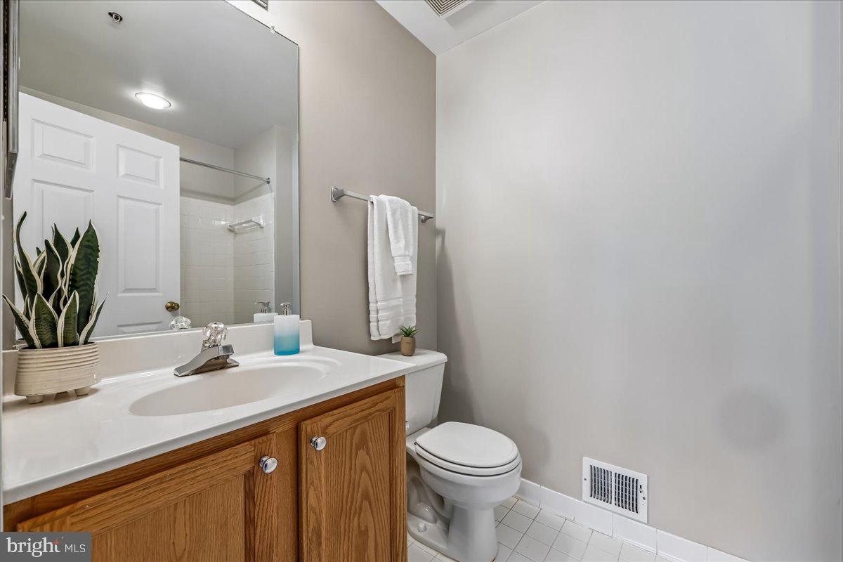 CLOVERLEAF CENTER - Residential