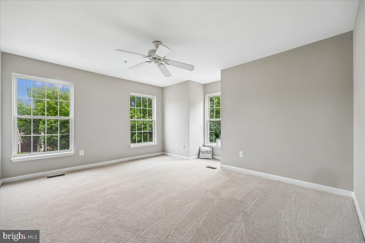 CLOVERLEAF CENTER - Residential