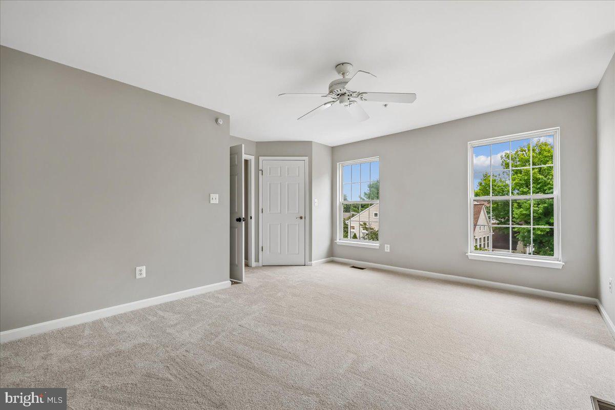CLOVERLEAF CENTER - Residential