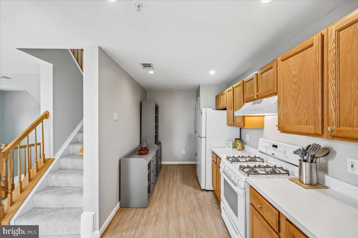 CLOVERLEAF CENTER - Residential