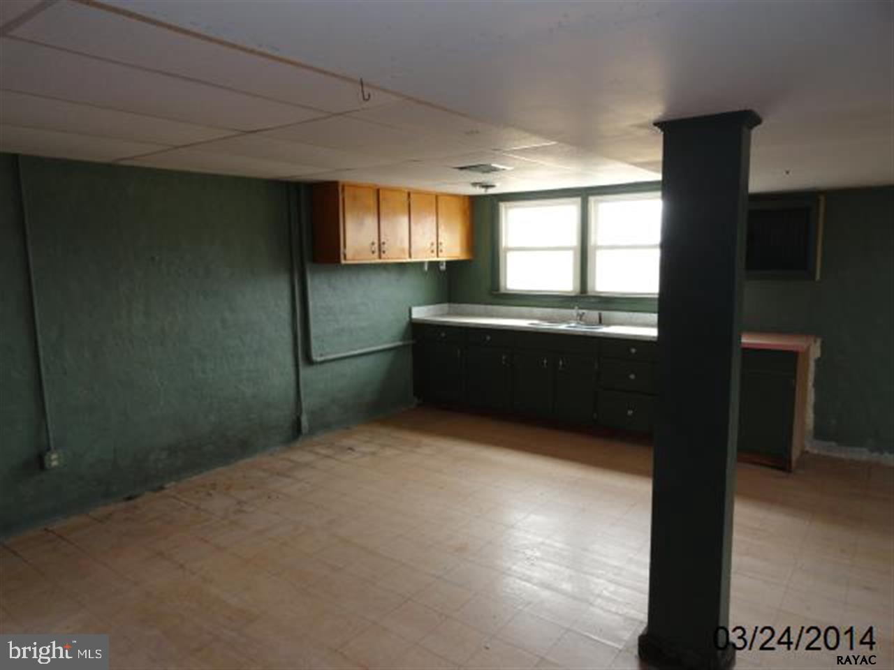 COUNTRY CLUB - Residential