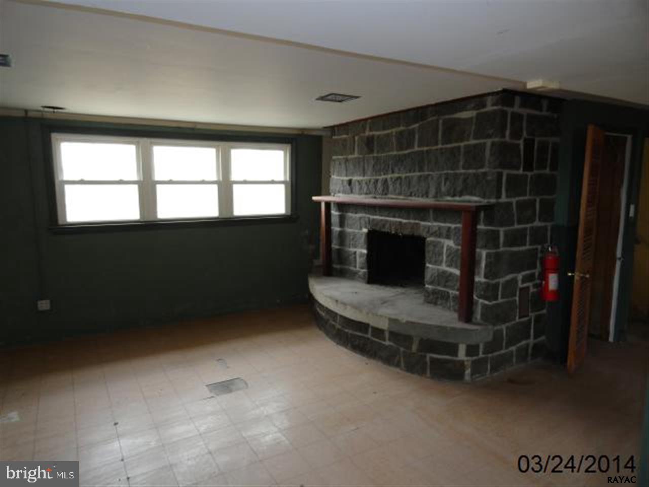COUNTRY CLUB - Residential