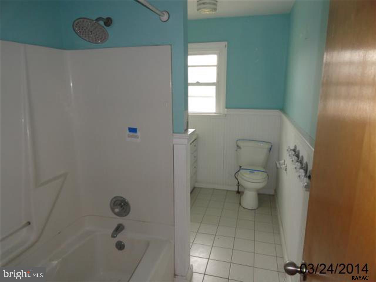 COUNTRY CLUB - Residential