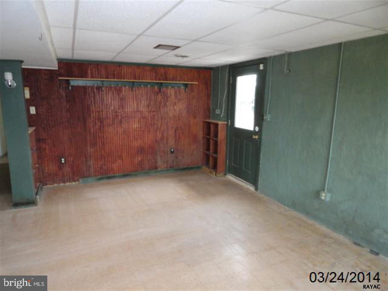 COUNTRY CLUB - Residential