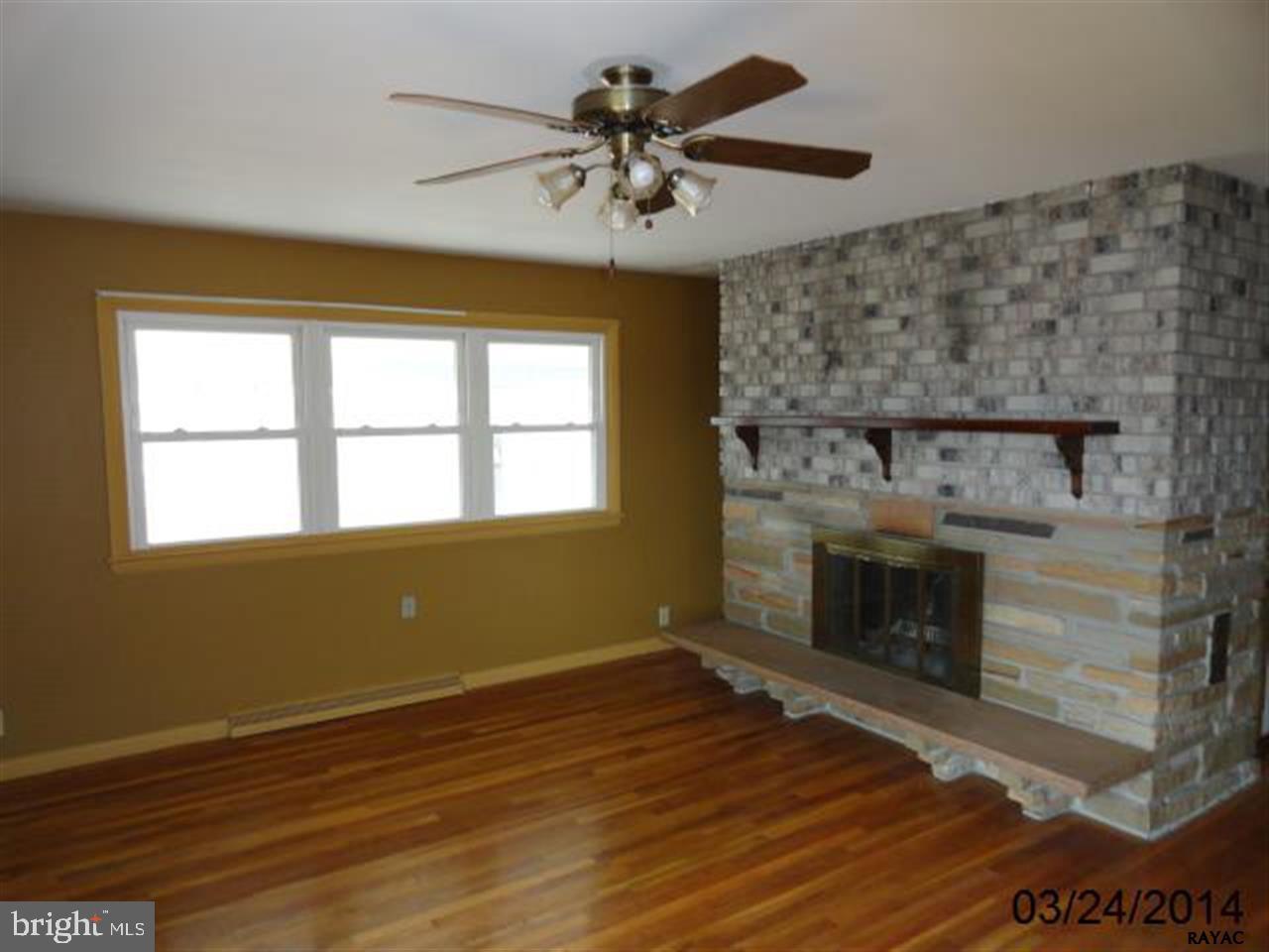 COUNTRY CLUB - Residential