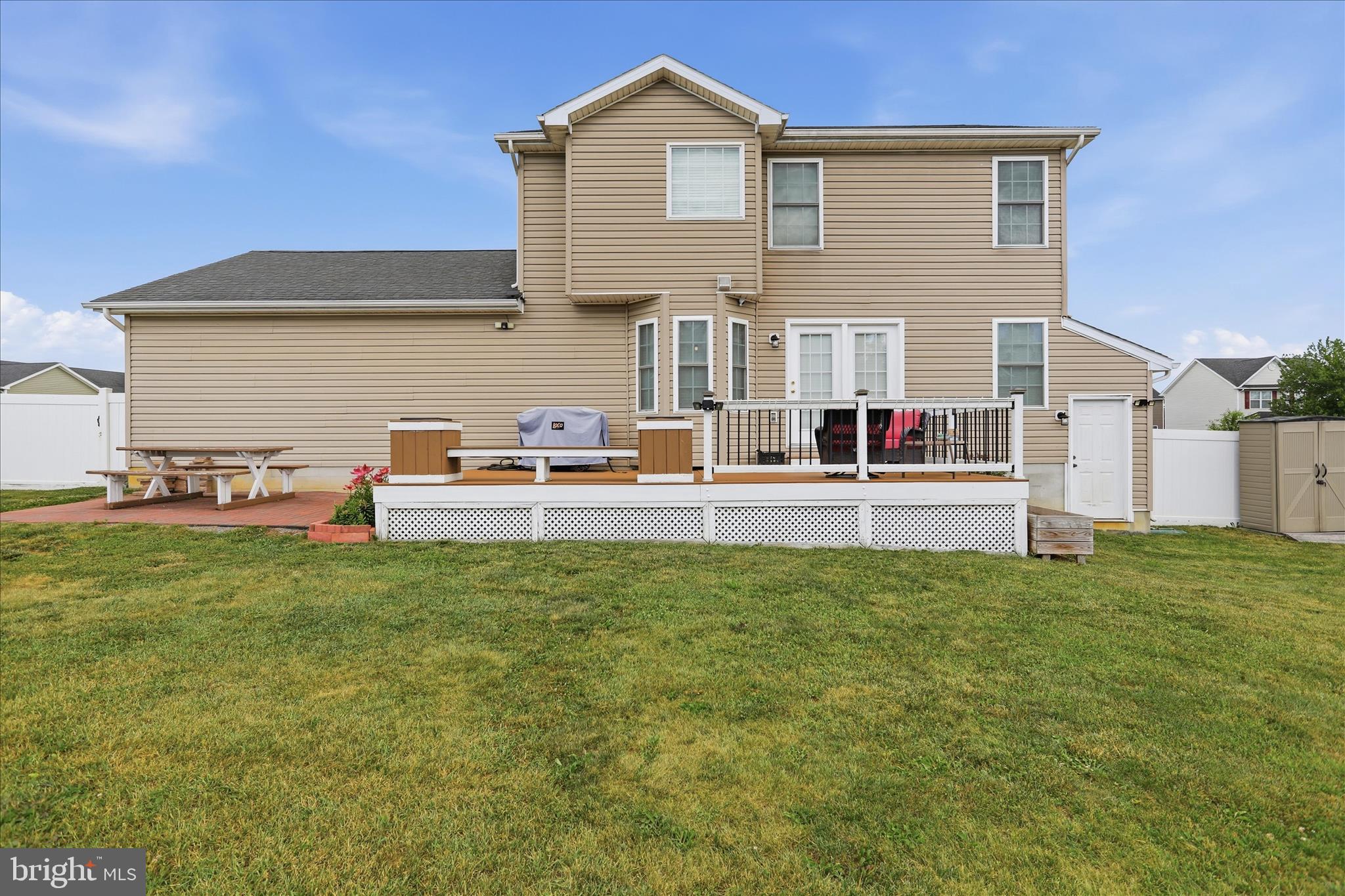 CRESTFIELD - Residential