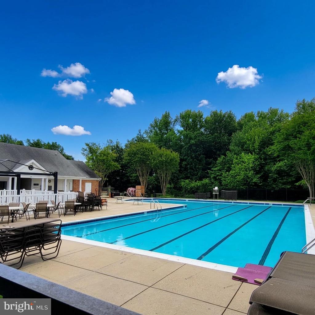 SOUTH RIVER COLONY - Residential